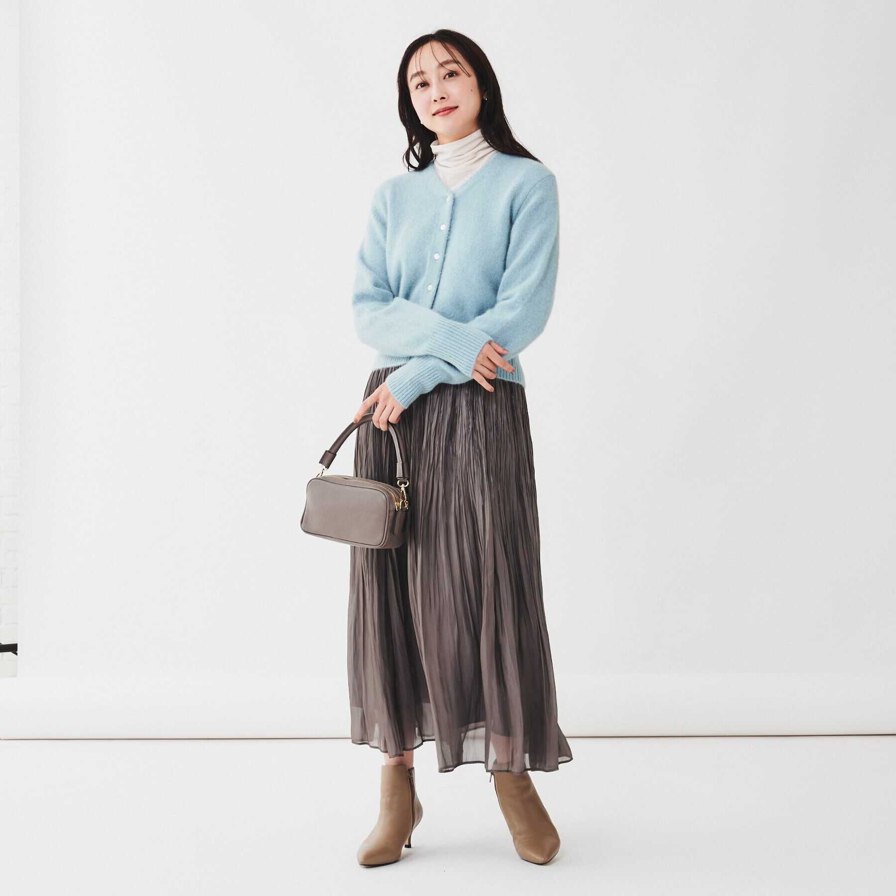 UNTITLED「【ショート丈/一枚着も可能】ウールフォックス Vネックカーディガン」|カーディガン|