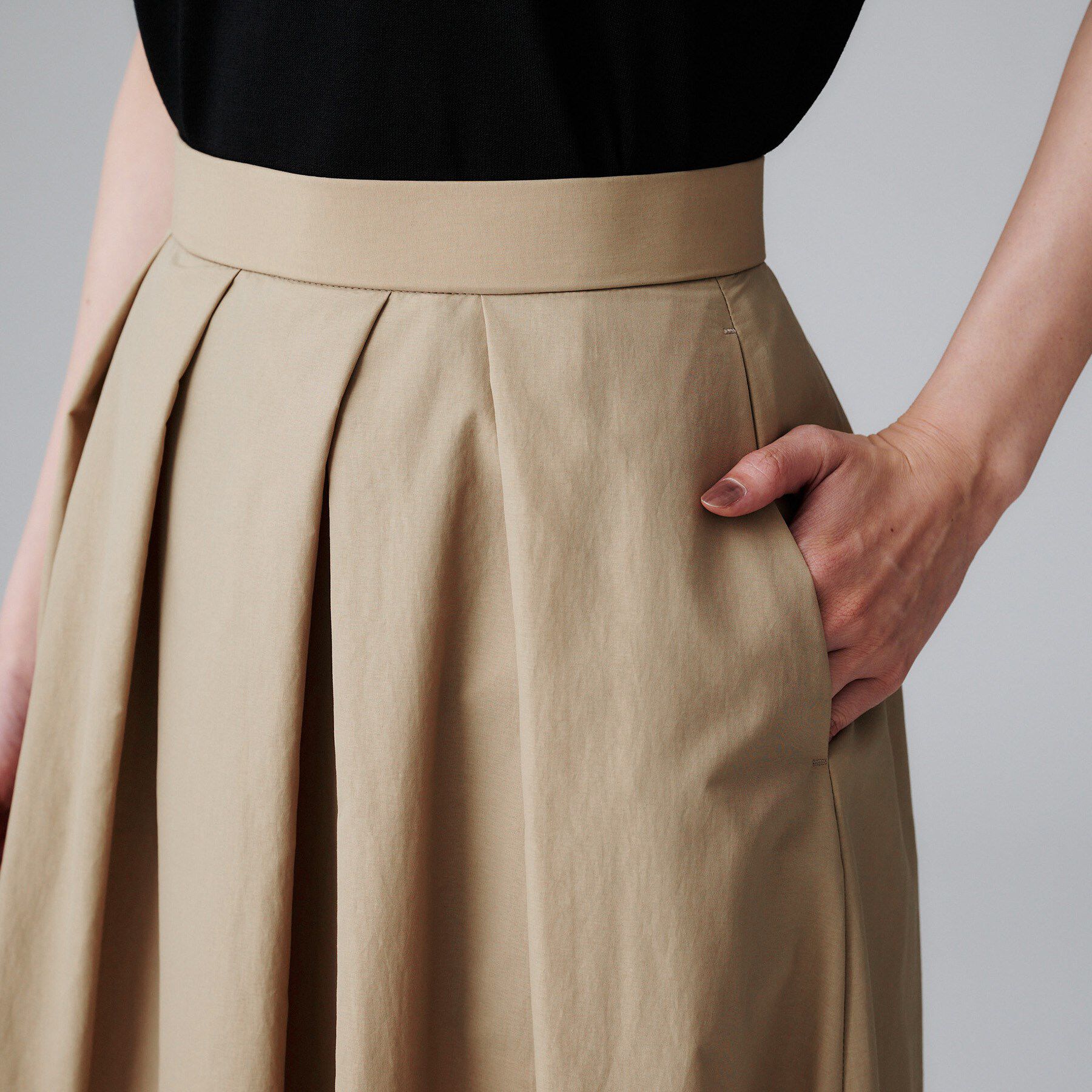 UNTITLED「【はっ水/ナイロン/後ろウエストゴム】タスランフレアスカート」|スカート|