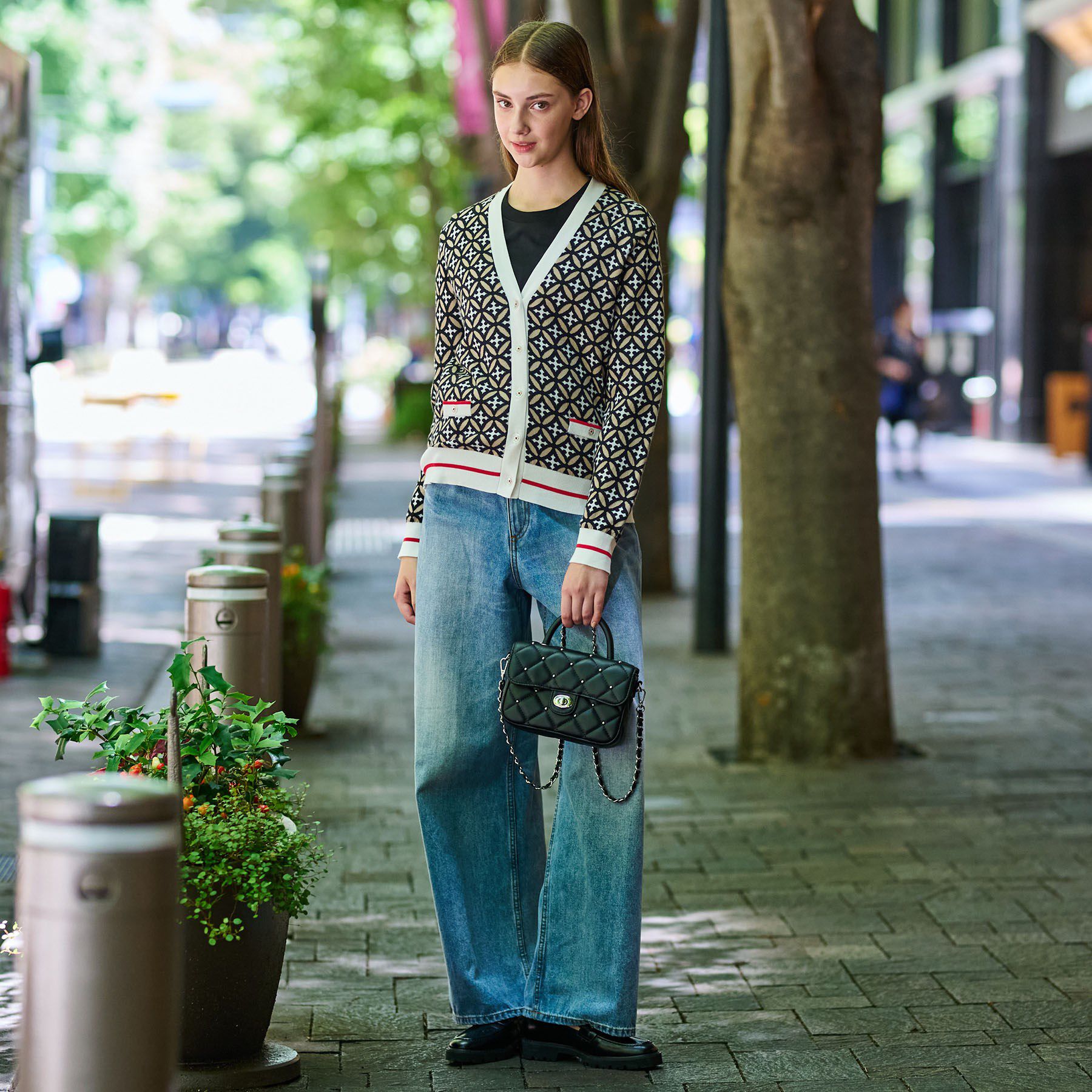 DRESSTERIOR「オーバーラップサークルVネックカーディガン」|カーディガン|