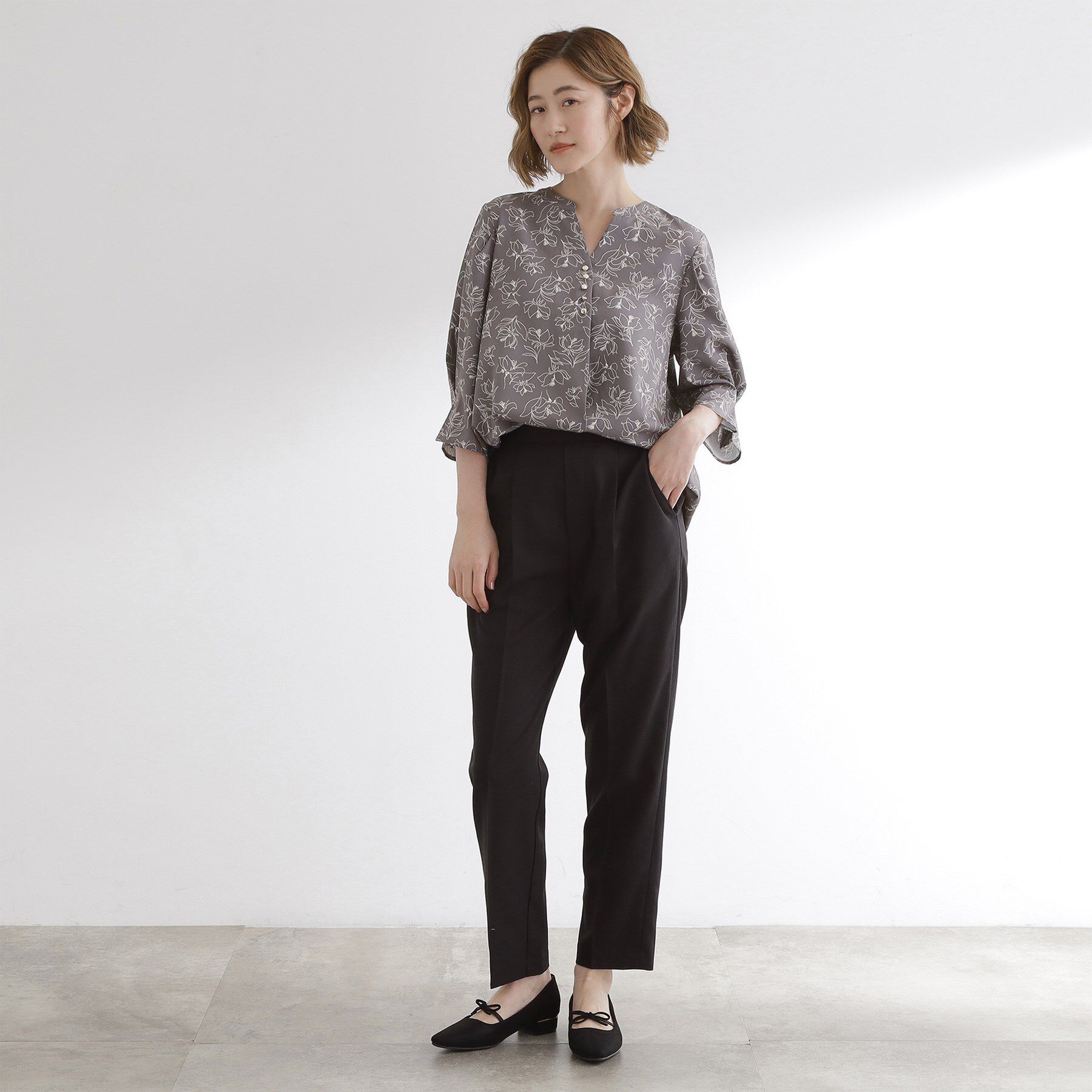 grove「【洗える/お仕事】美しさが続く袖タックブラウス」|シャツ・ブラウス|