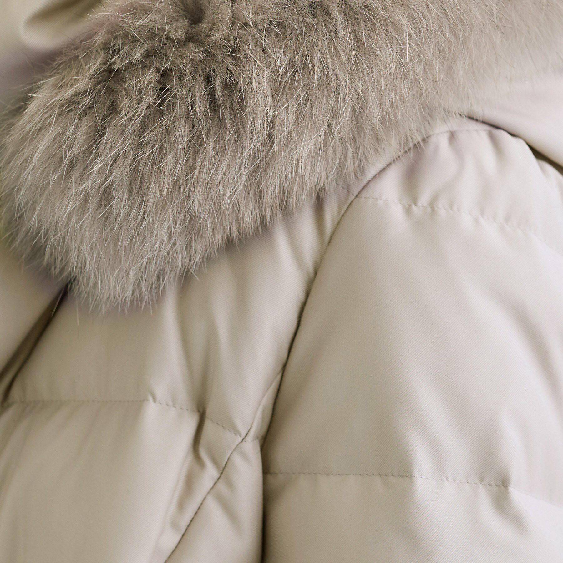 INDIVI「【名品／撥水／抗菌防臭】ショート丈リサイクルダウンコート」|ダウン|