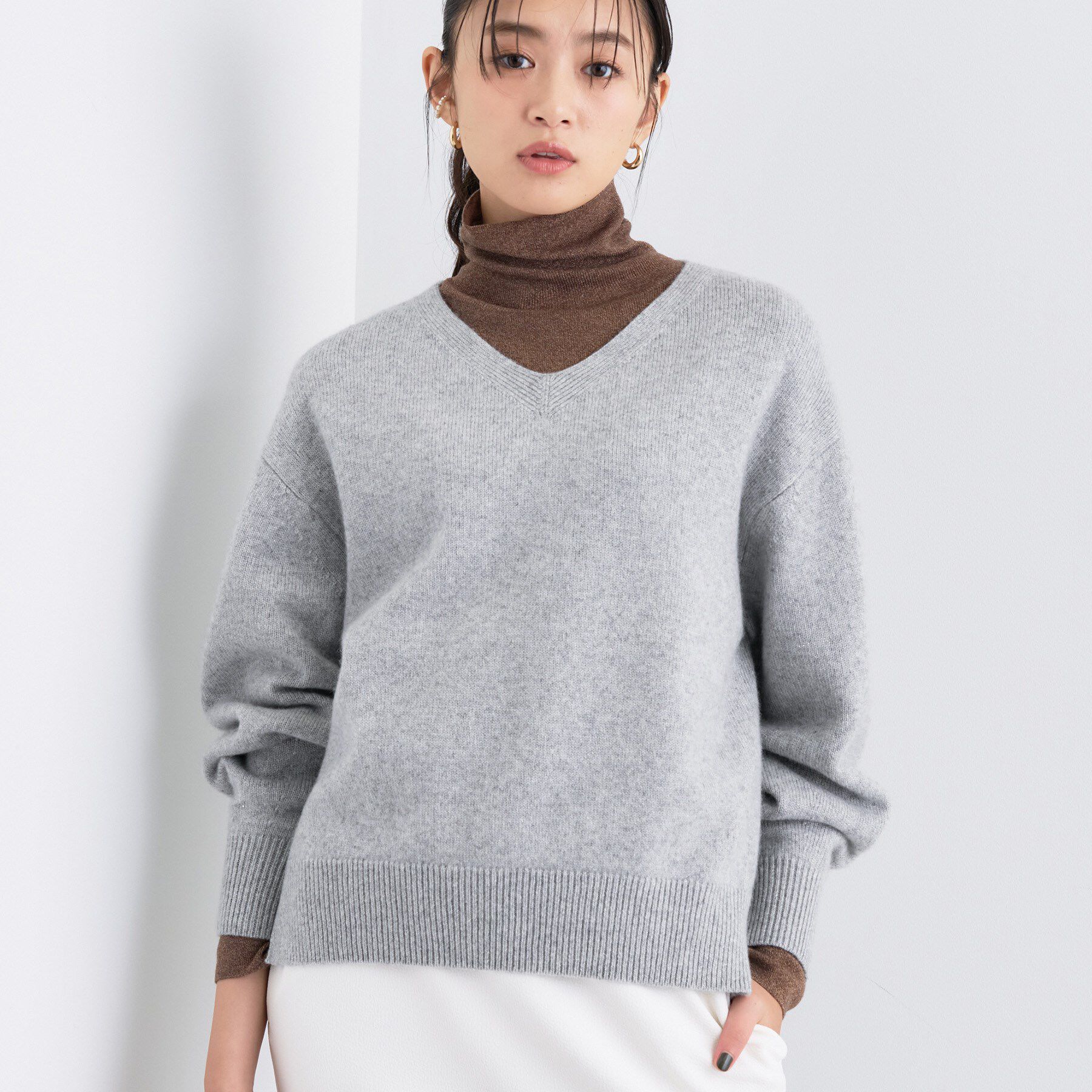 INDIVI「【洗える／カシミヤ混】ミドルゲージVネックニット」|ニット・セーター|