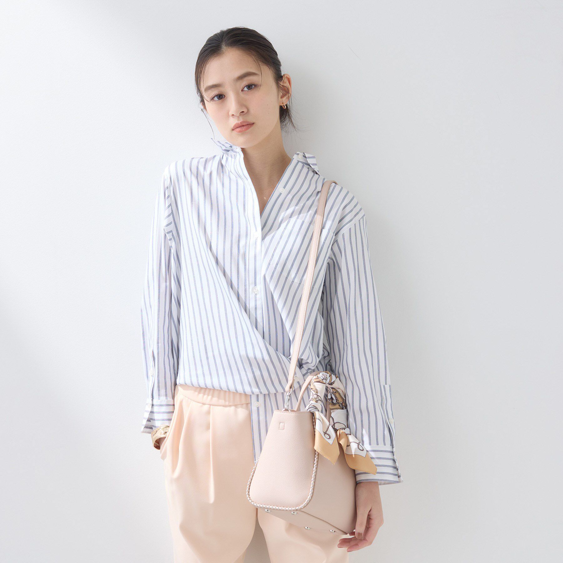 INDIVI「【ミドルサイズ／合皮／ショルダー付】スタッズ風メタルバッグ」|ショルダー・メッセンジャー|