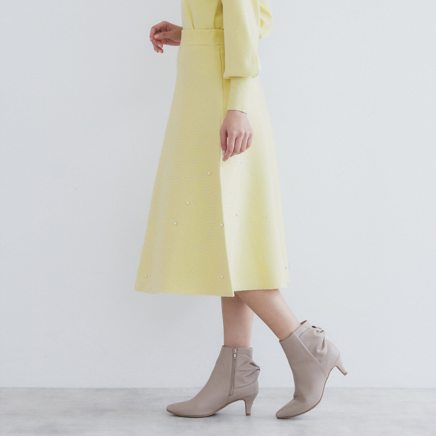 index「《美人百花掲載》パール調フレアニットスカート/セットアップ対応【洗濯機洗い可】」|スカート|