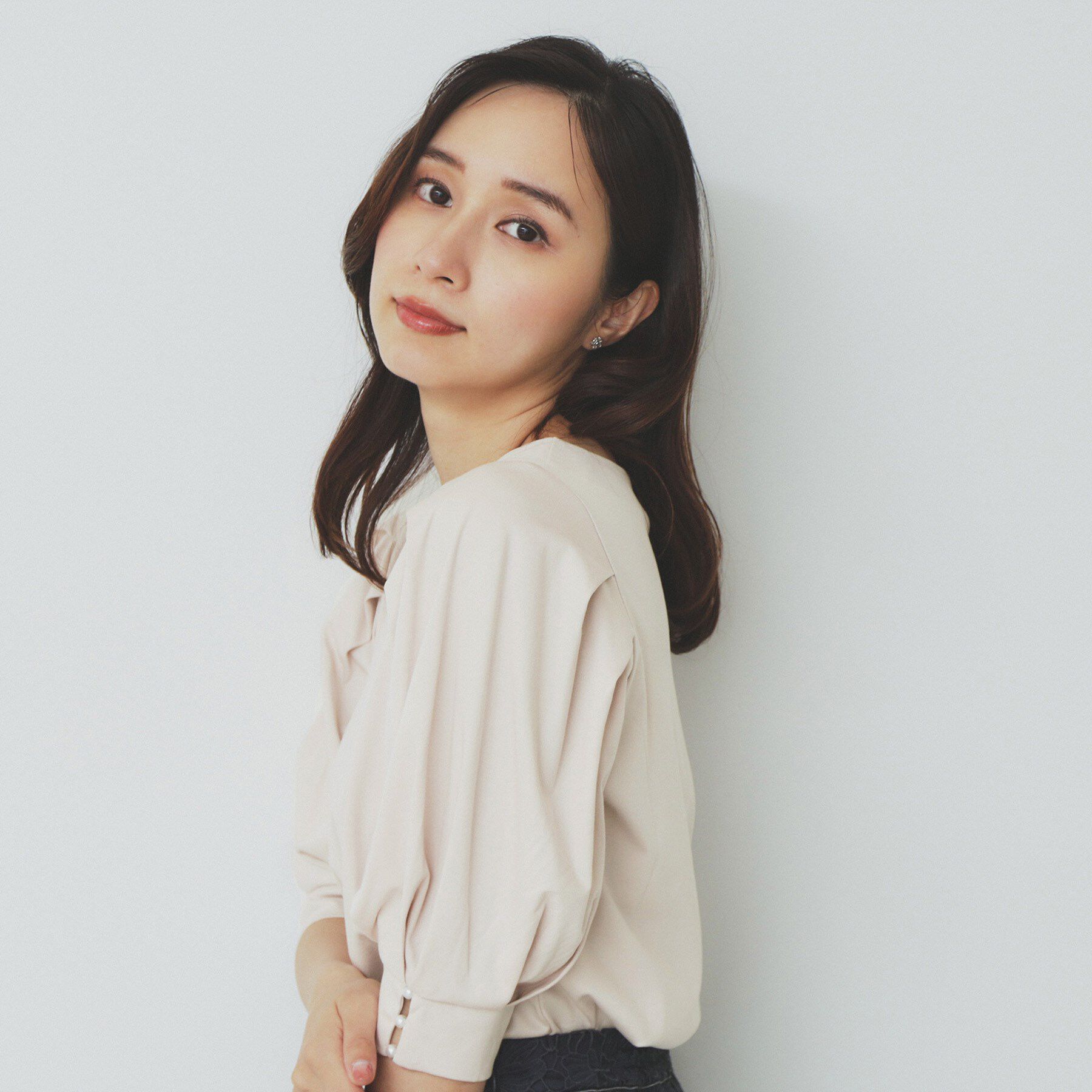 index「《5色展開》Vネックタックパフスリーブトップス【洗濯機洗い可/UVケア/接触冷感】」|Tシャツ・カットソー|