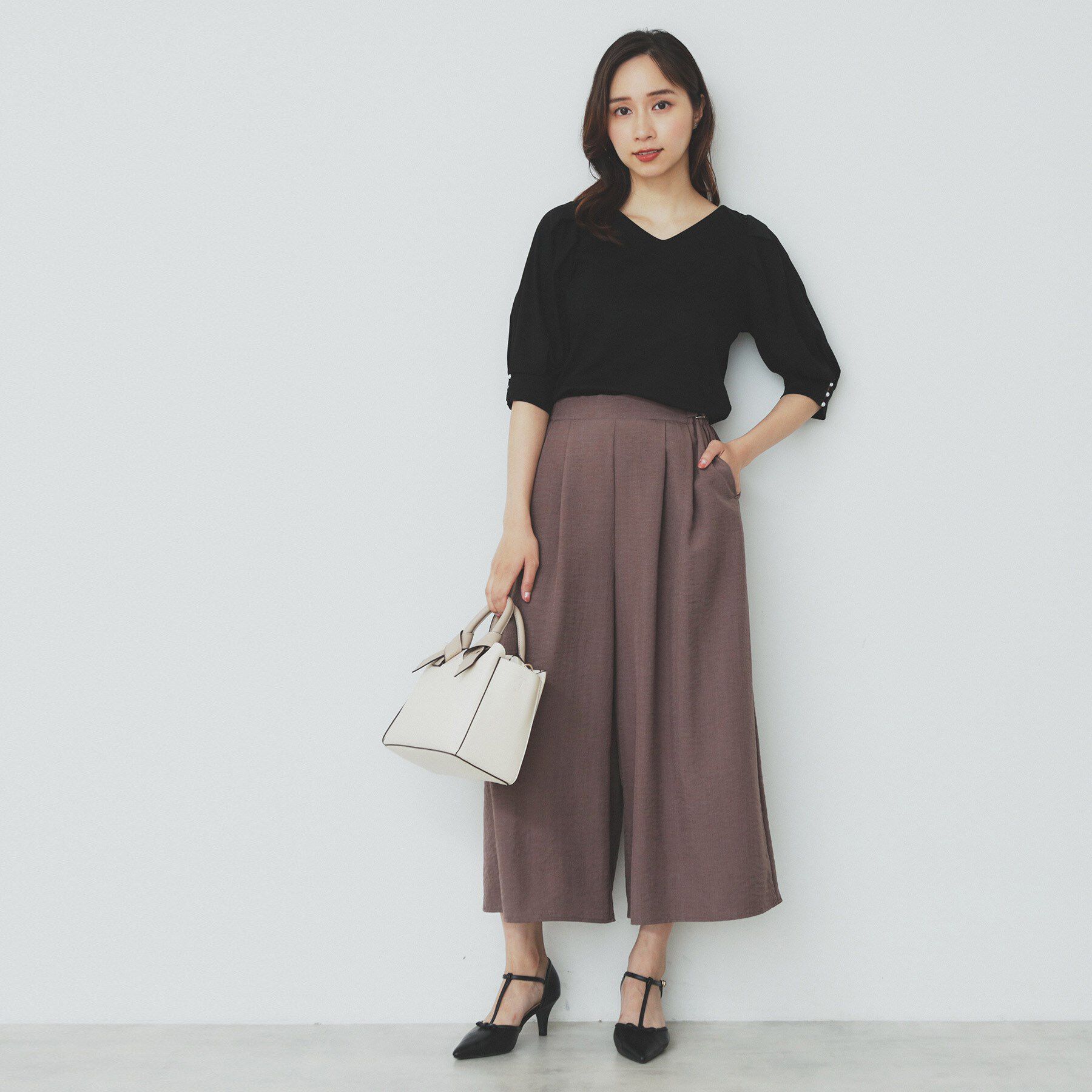 index「《5色展開》Vネックタックパフスリーブトップス【洗濯機洗い可/UVケア/接触冷感】」|Tシャツ・カットソー|