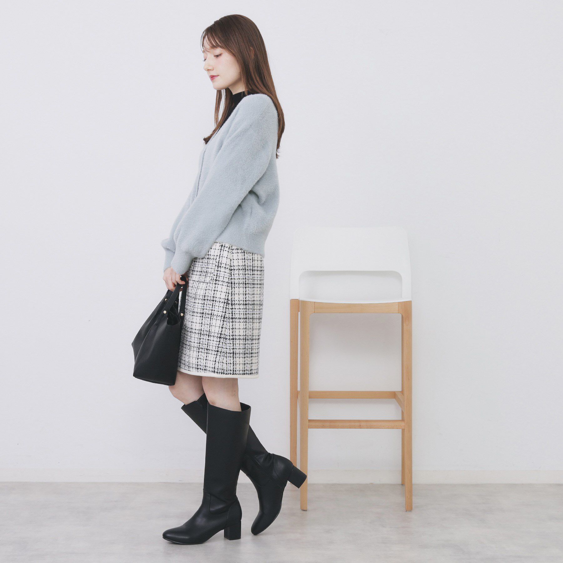 index「ラメフェザーヤーンVネックカーディガン【洗濯機OK】」|カーディガン|