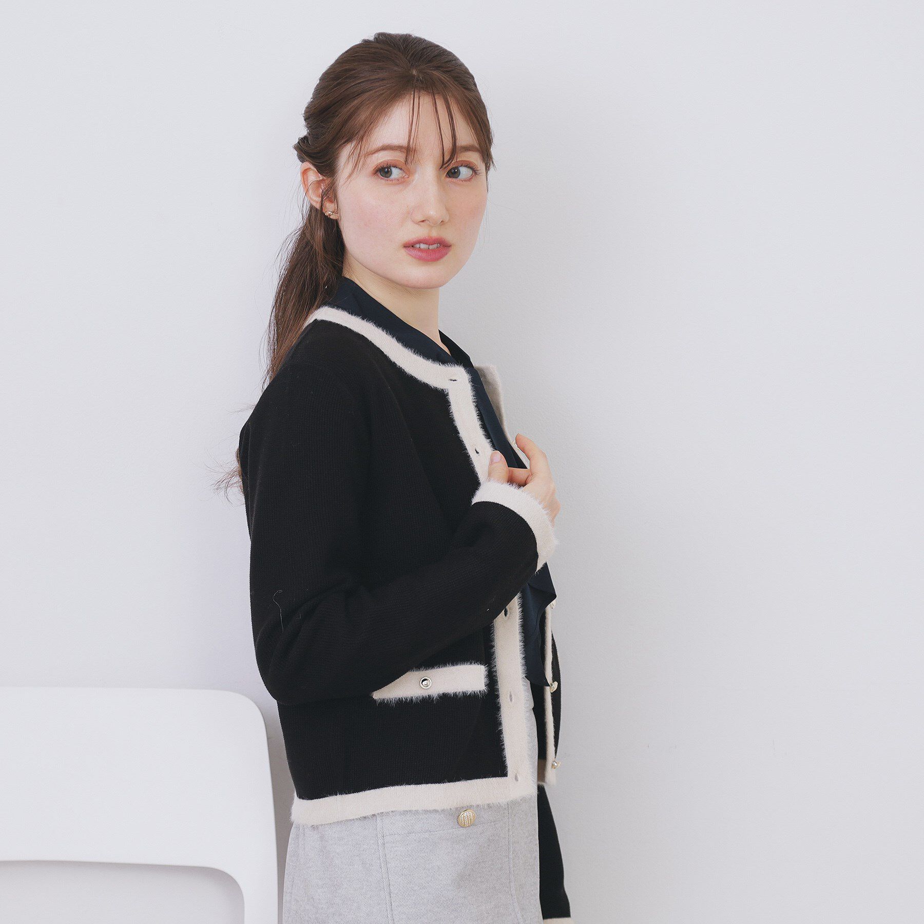 index「フェザーバイカラークルーネックカーディガン【洗濯機OK】」|カーディガン|