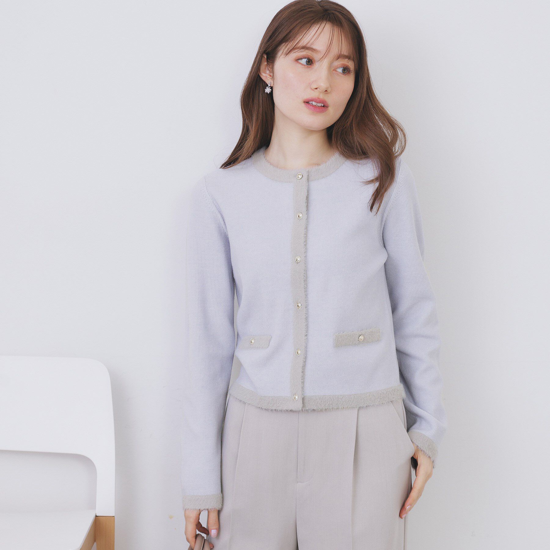 index「フェザーバイカラークルーネックカーディガン【洗濯機OK】」|カーディガン|サックスブルー(59