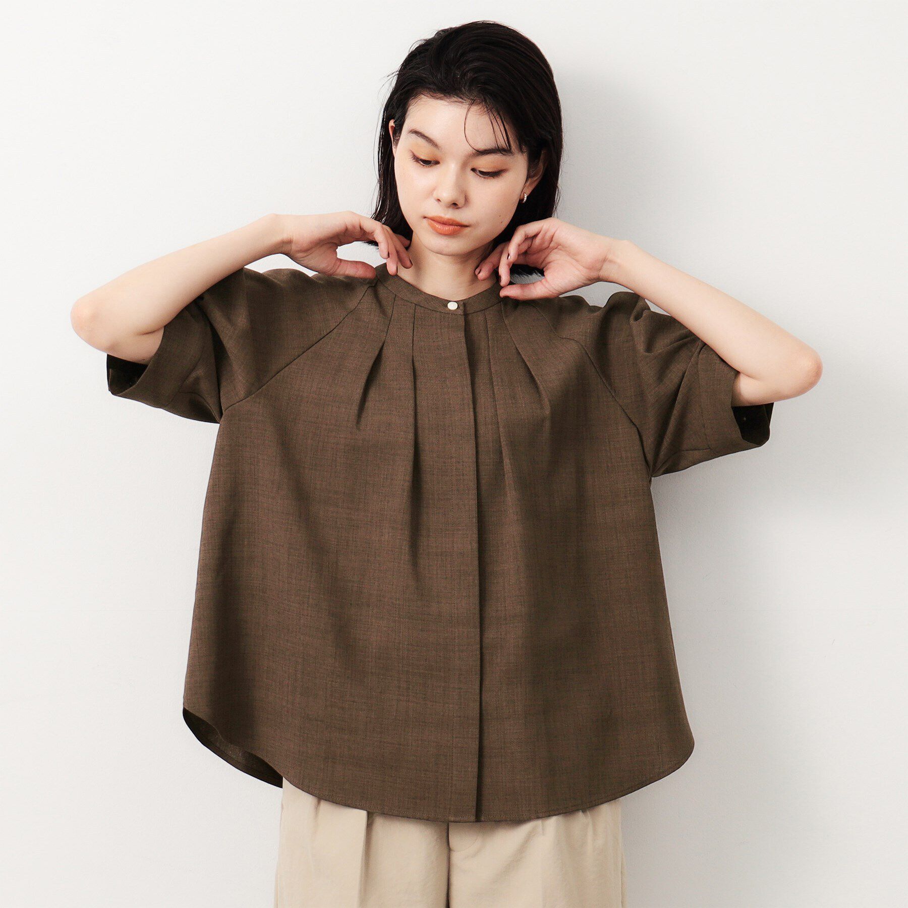 OPAQUE.CLIP「リネンライク タックデザインブラウス【洗濯機洗い可】」|シャツ・ブラウス|ブラウン(044)