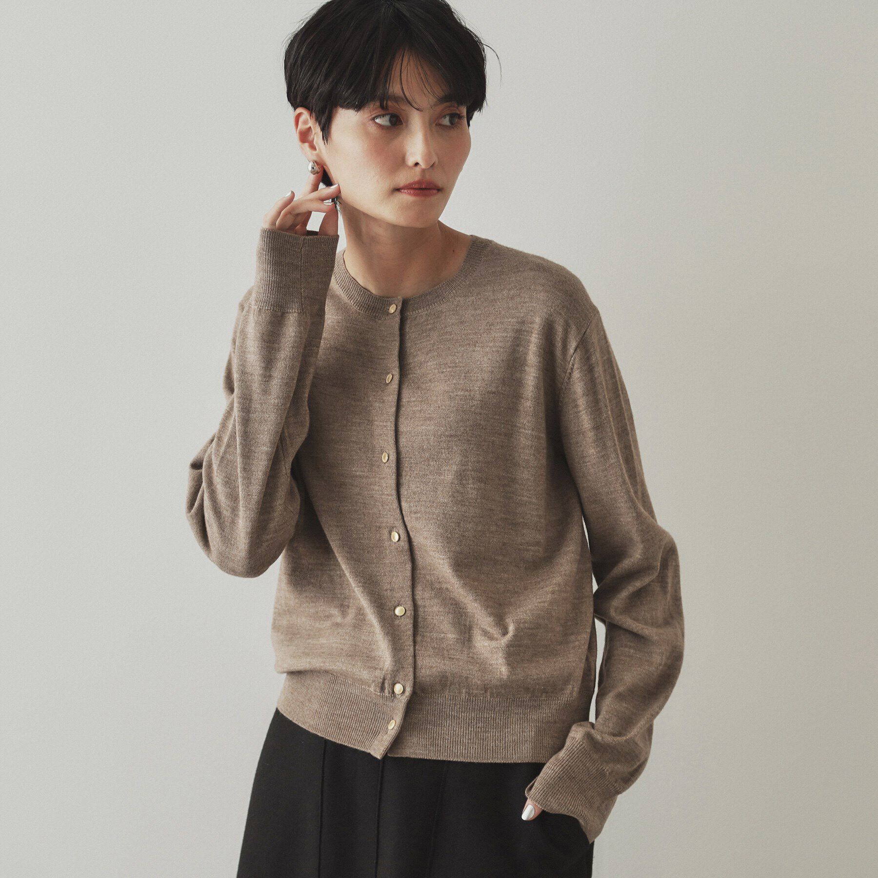 OPAQUE.CLIP「クルーネックニットカーディガン／FILIVIVI・フィルビビ【洗濯機洗い可】」|カーディガン|