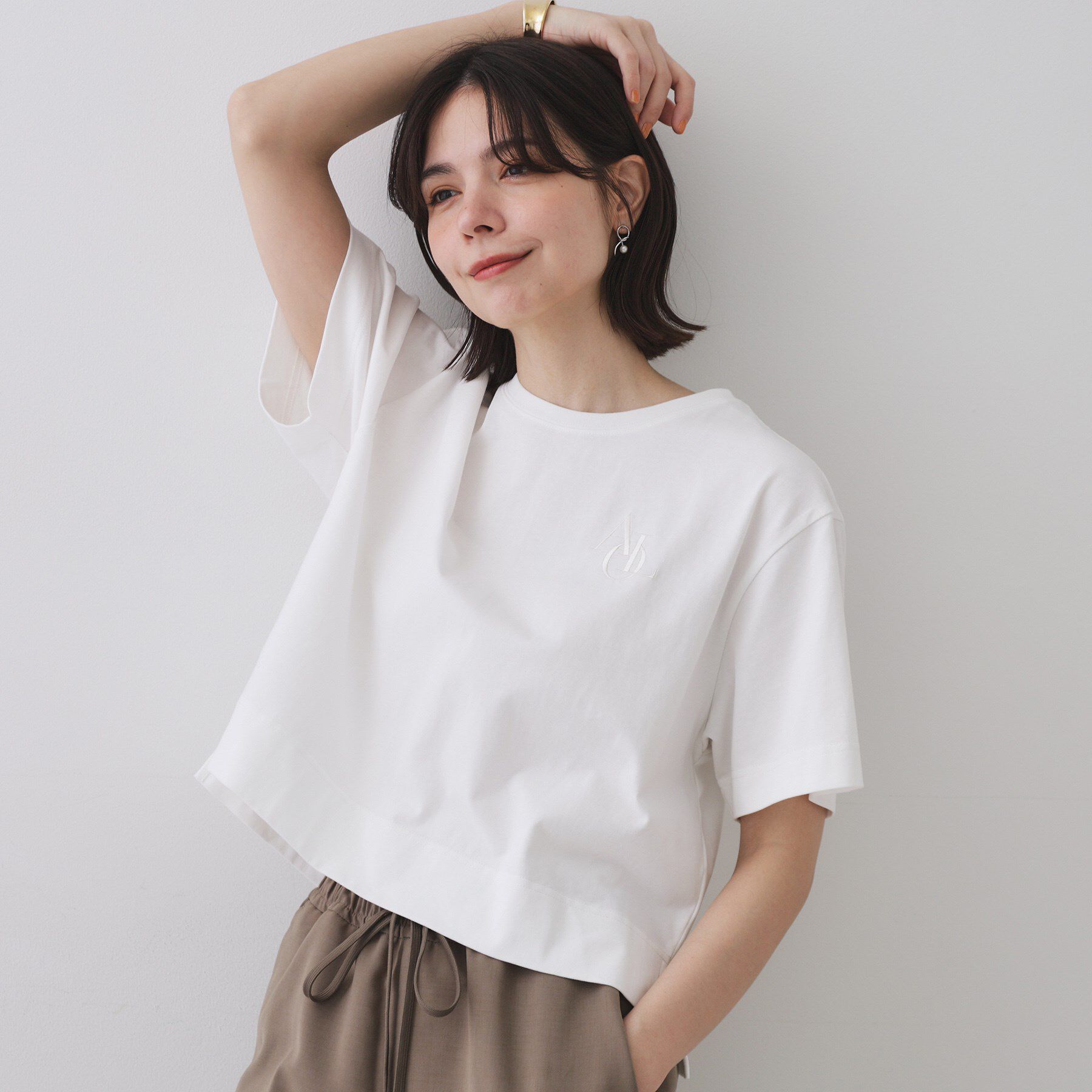 OPAQUE.CLIP「刺繍ロゴワイドシルエットTシャツ【洗濯機洗い可】」|Tシャツ・カットソー|ホワイト(001)