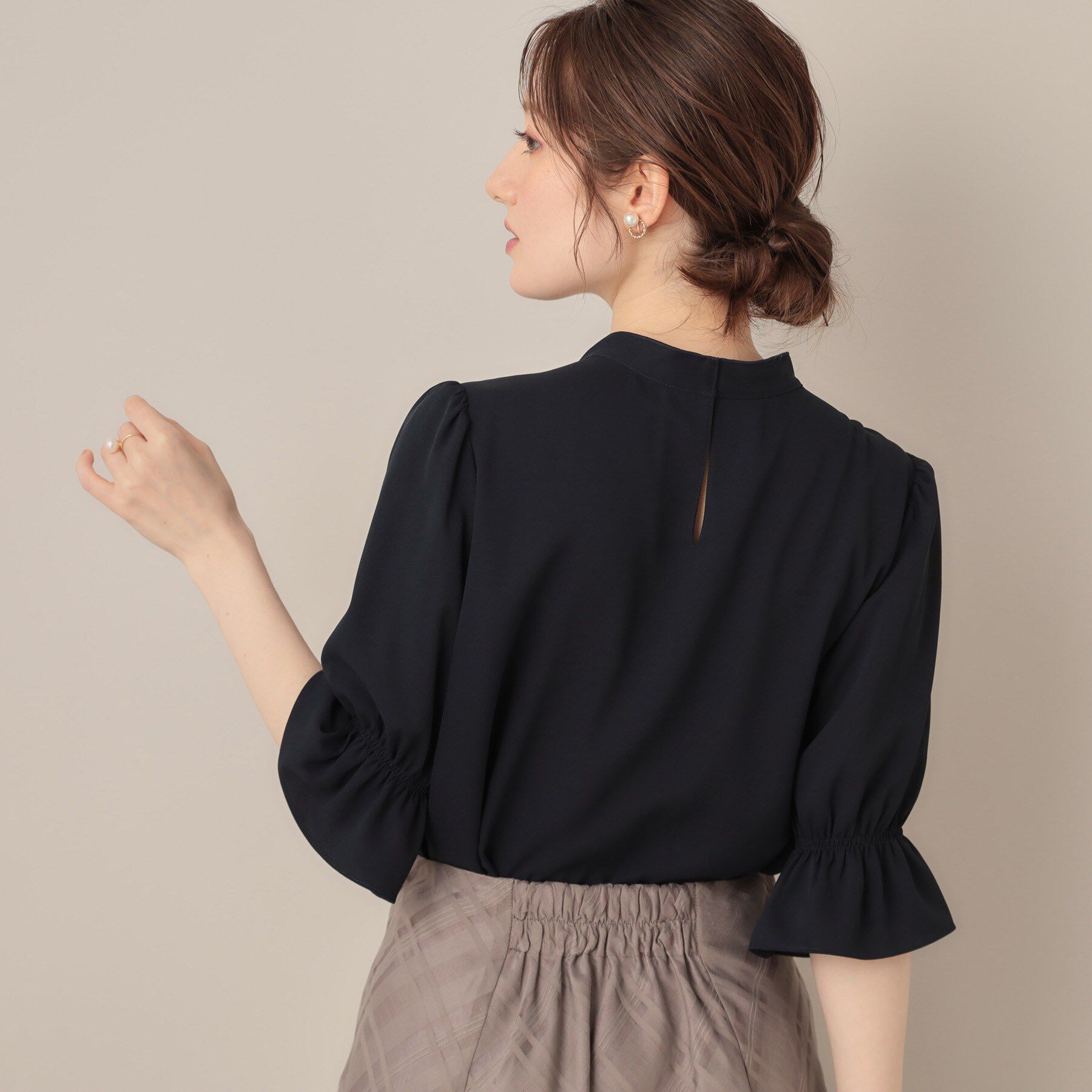 Couture broach「【大人可愛い・5分袖・通勤】デザインタイブラウス」|シャツ・ブラウス|