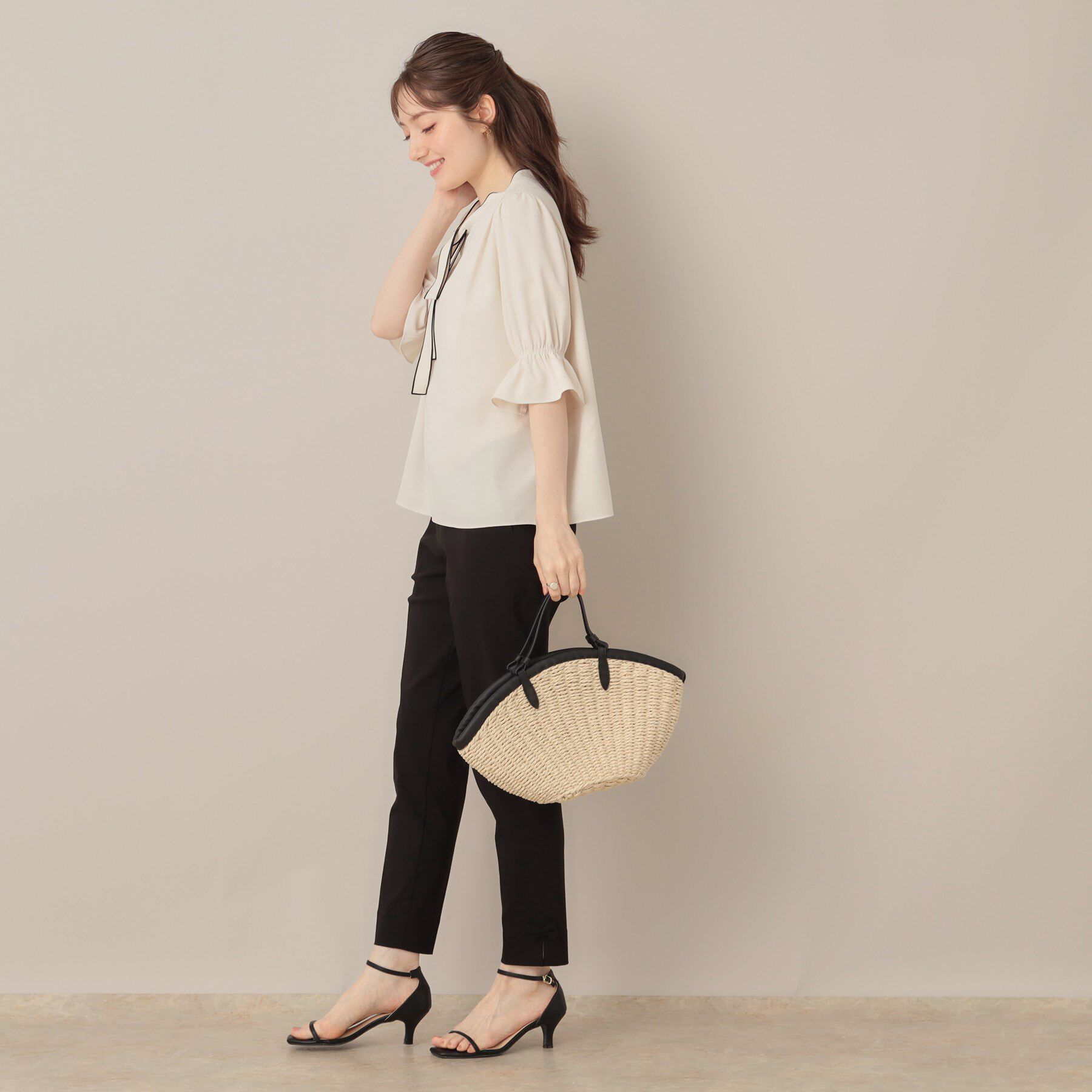 Couture broach「【大人可愛い・5分袖・通勤】デザインタイブラウス」|シャツ・ブラウス|