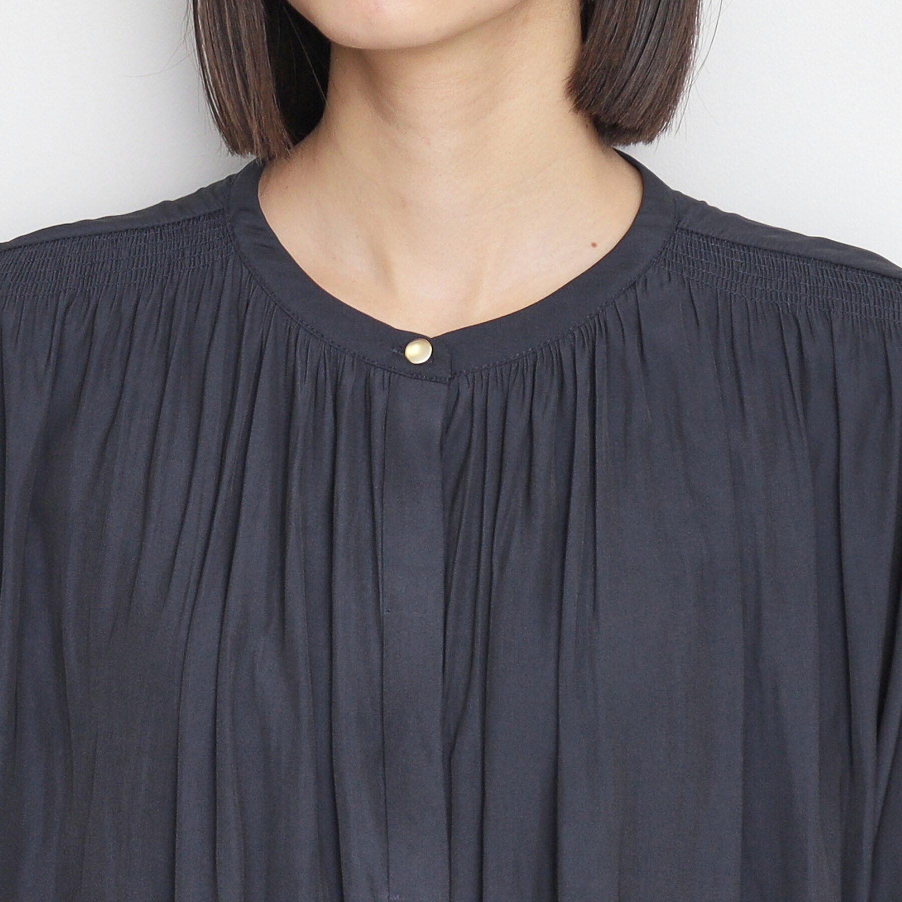 THE SHOP TK「【ヒルナンデス！で紹介】ヒヨクギャザーブラウス /通勤/セレモニー/洗濯機OK」|シャツ・ブラウス|