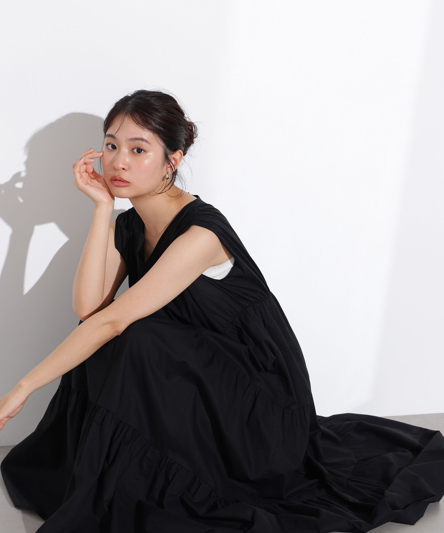  「コットンVネックティアードワンピース」|ワンピース|ブラック