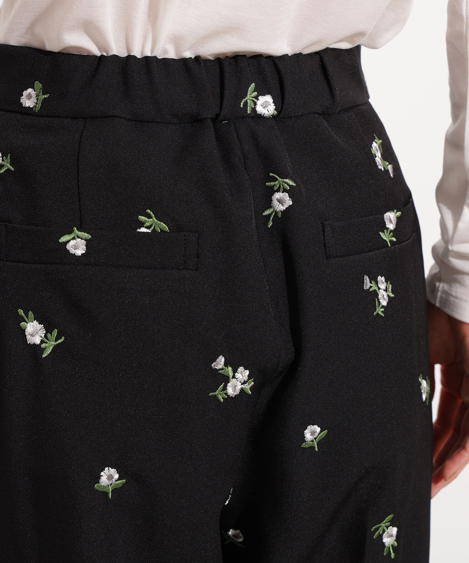  「エンブロイダリーフラワーパンツ」|その他|