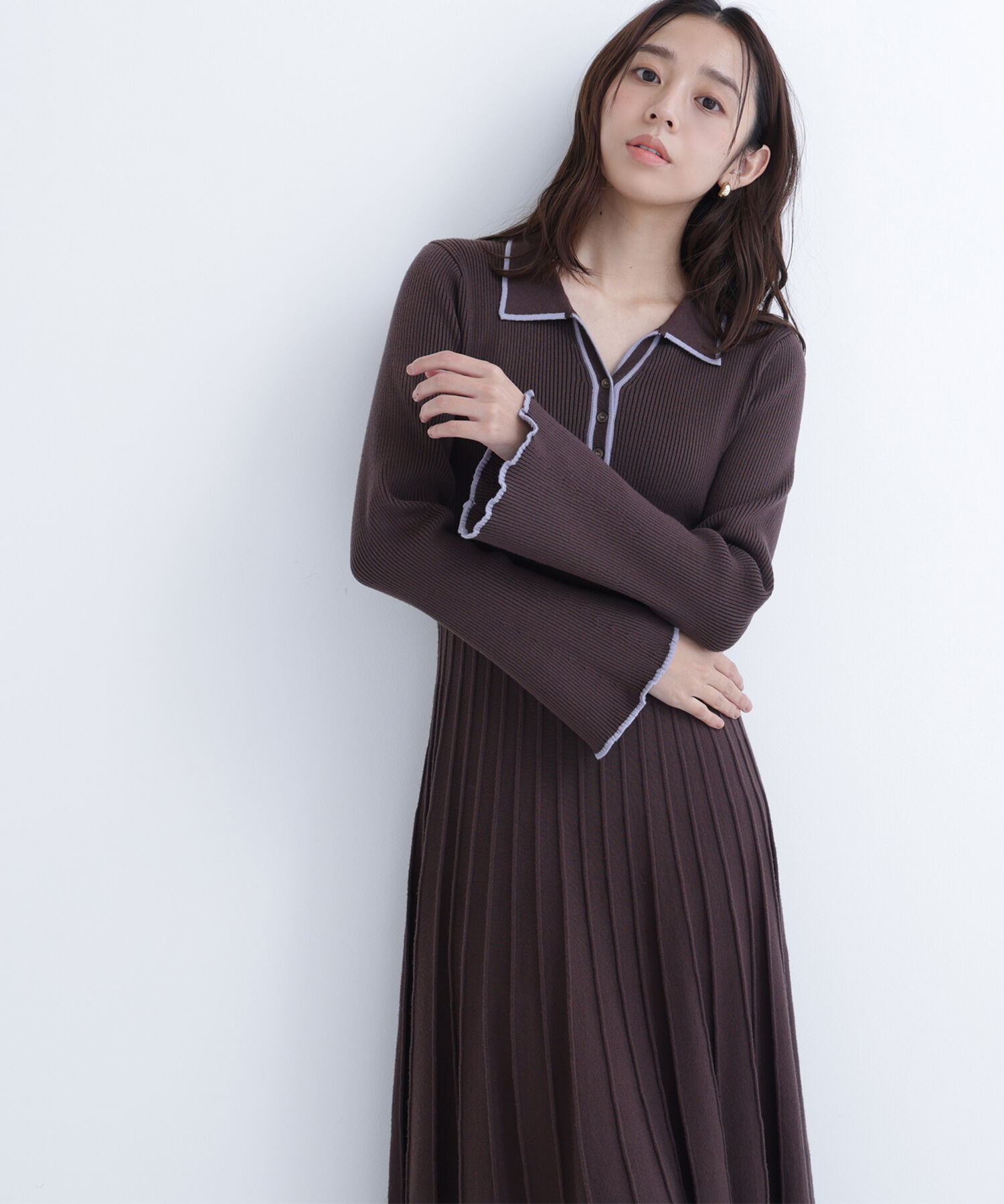  「スキッパーバイカラーニットワンピース」|ワンピース|ブラウン&times;ブ  2