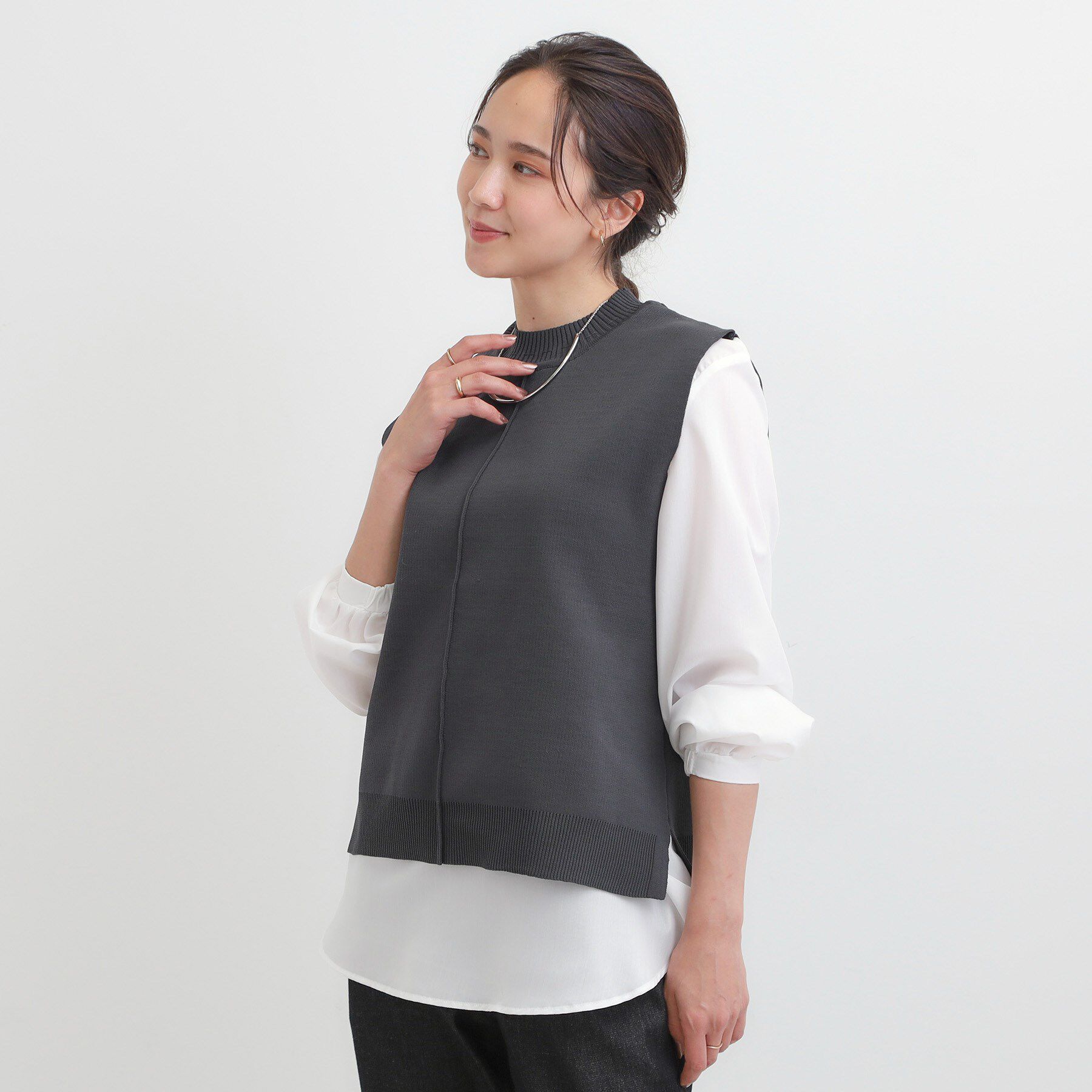 SHOO･LA･RUE「【S-LL/2点セット】着回し自在 ニットベスト＋フレアブラウス」|ニット・セーター|