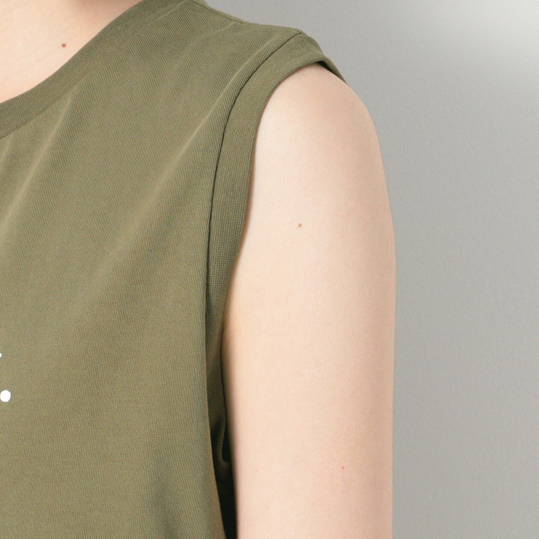 Dessin「箔ロゴプリントスリーブレスTシャツ（XS～L）」|Tシャツ・カットソー|