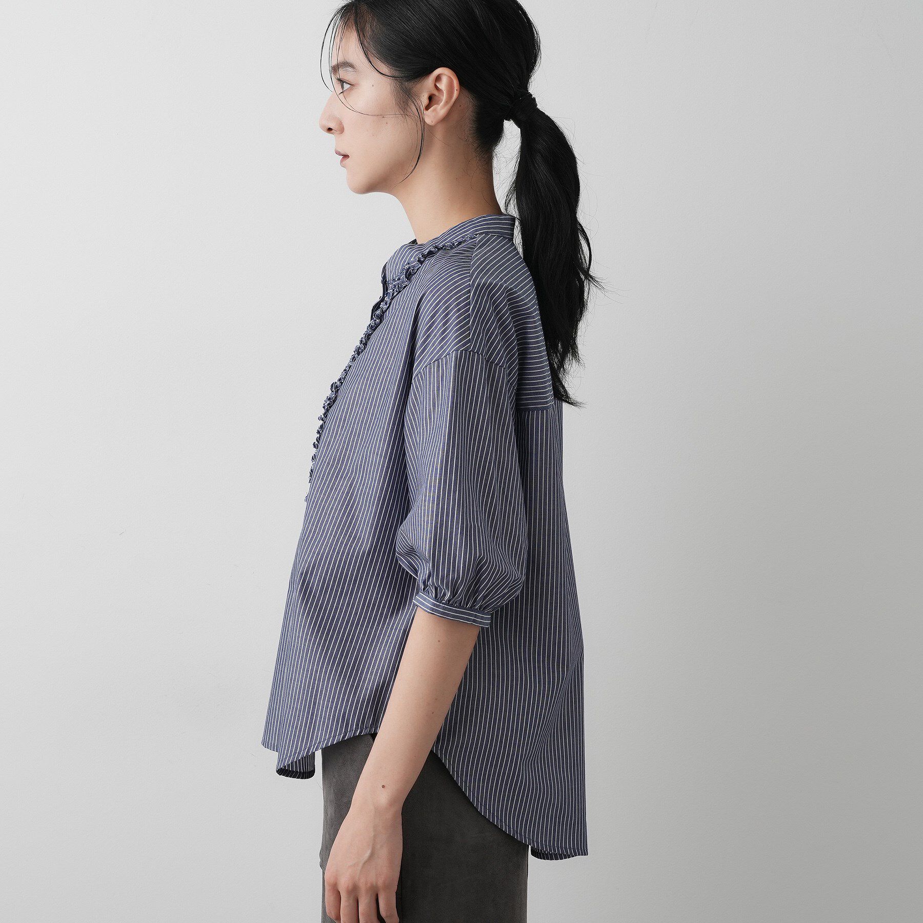 Dessin「【洗える】フリルバンドカラー五分袖ブラウス」|シャツ・ブラウス|