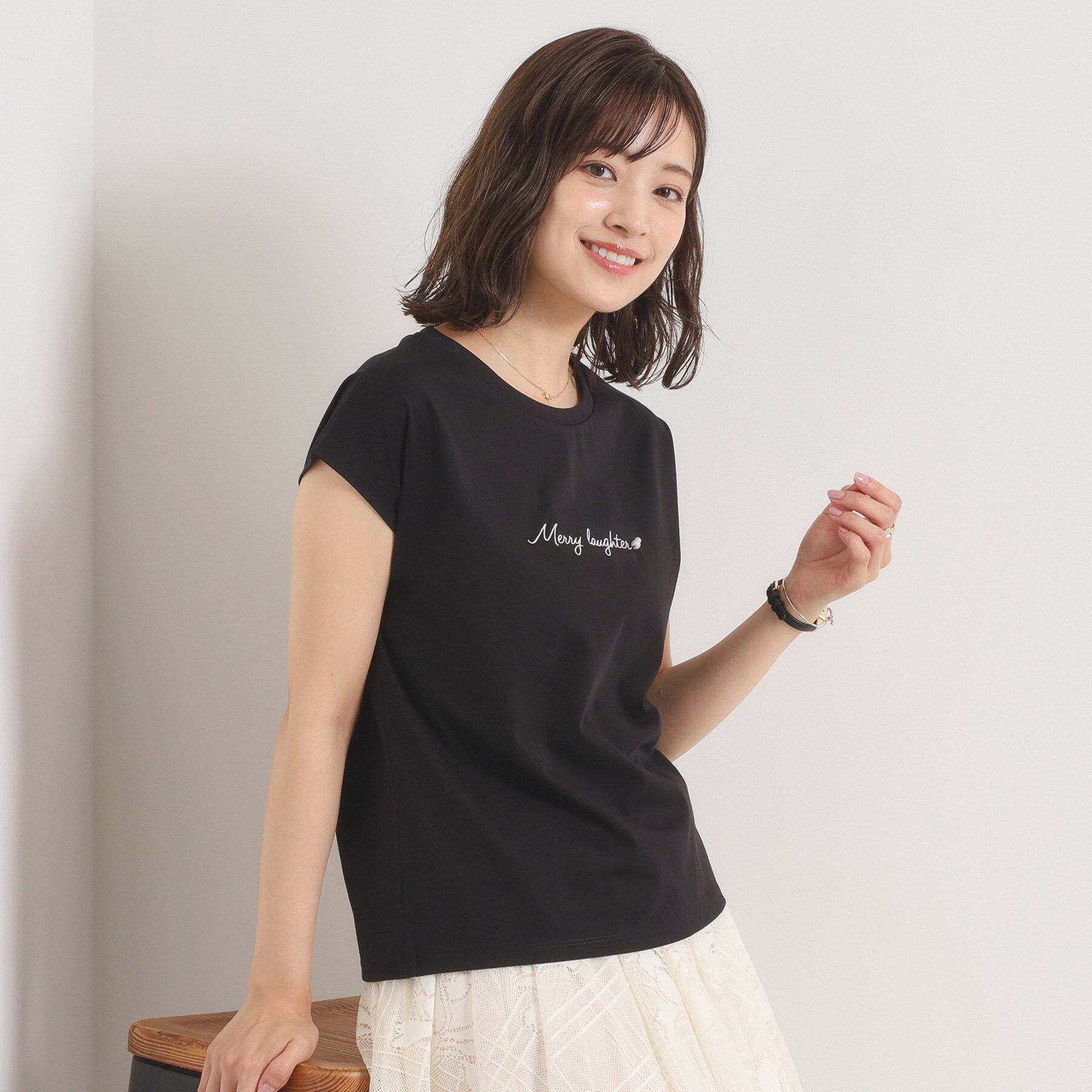 ITS&rsquo;DEMO「【接触冷感／洗濯機OK】刺繍&times;パール調ロゴフレンチT」|Tシャツ・カットソー|ブラック(019)
