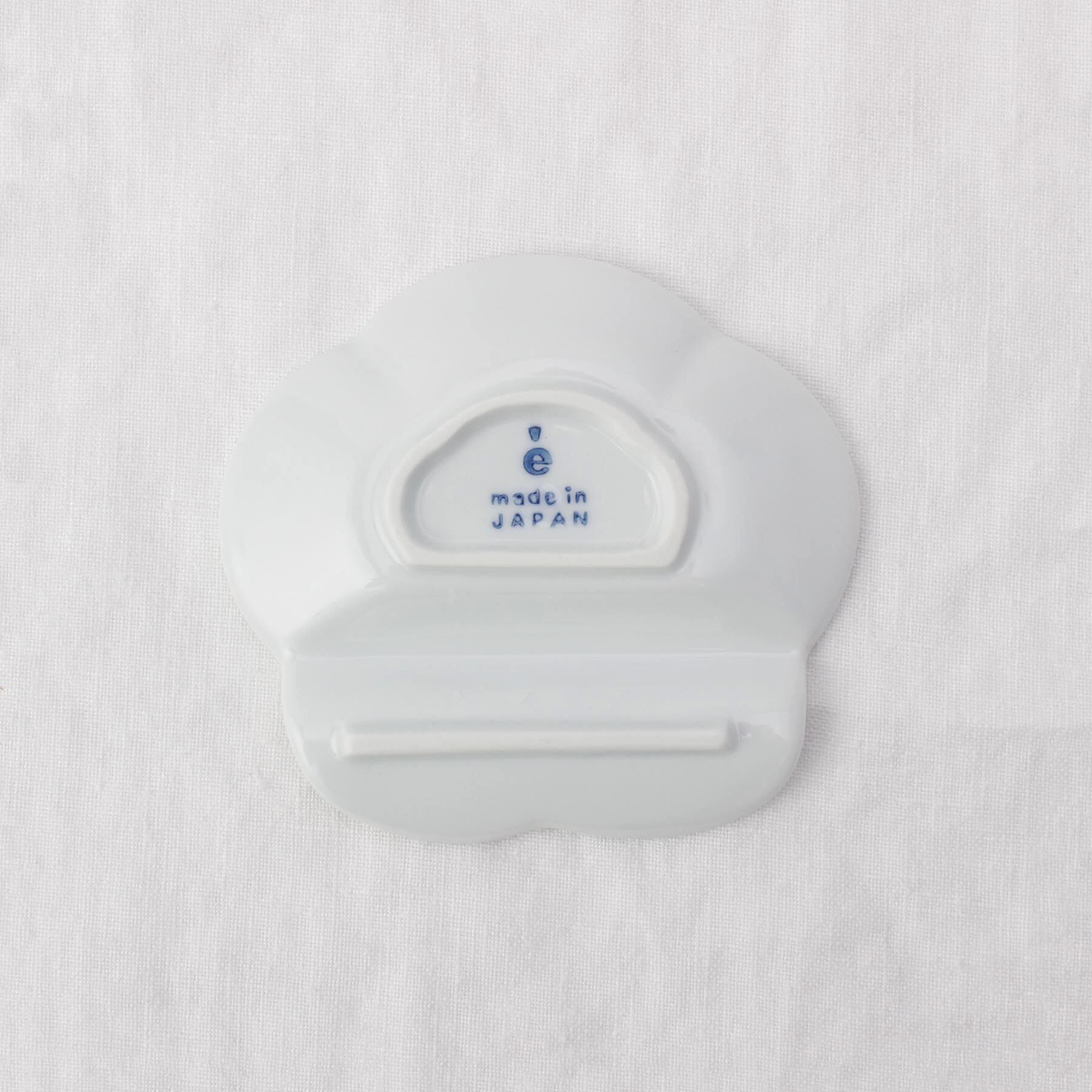 212 KITCHEN STORE「ニッポン絵皿 箸置き小皿 しゃけ熊」|食器・キッチングッズ|