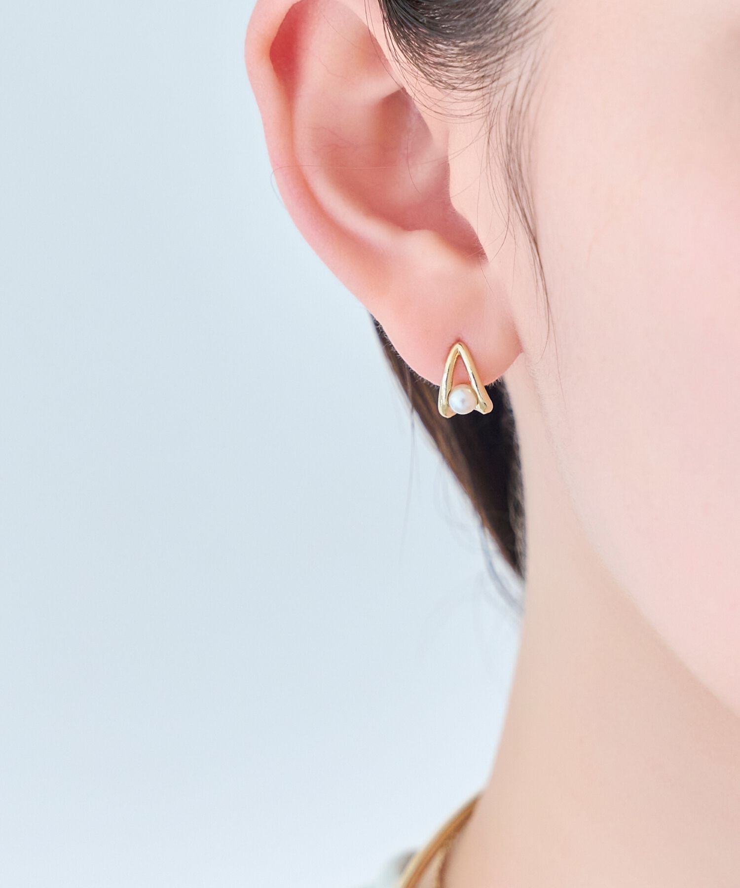 Phoebe「【痛くないシリーズ/金属アレルギー対応】ドロップパールライトフィットイヤリング　ゴールド」|イヤリング|