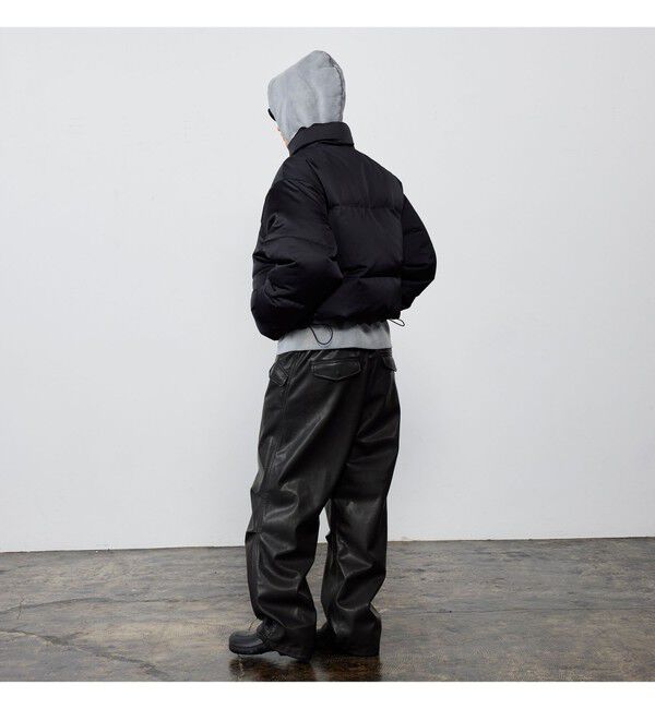 BEAMS「フェイクレザー オーバーパンツ」|チノ|