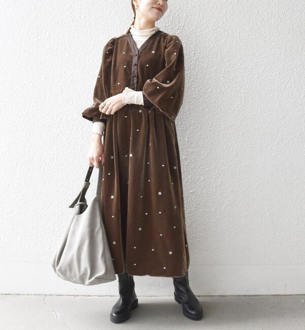 SHIPS any「SHIPS any:〈手洗い可能〉ポリエステル ベロア 刺繍 タック フレア ワンピース」|ワンピース|