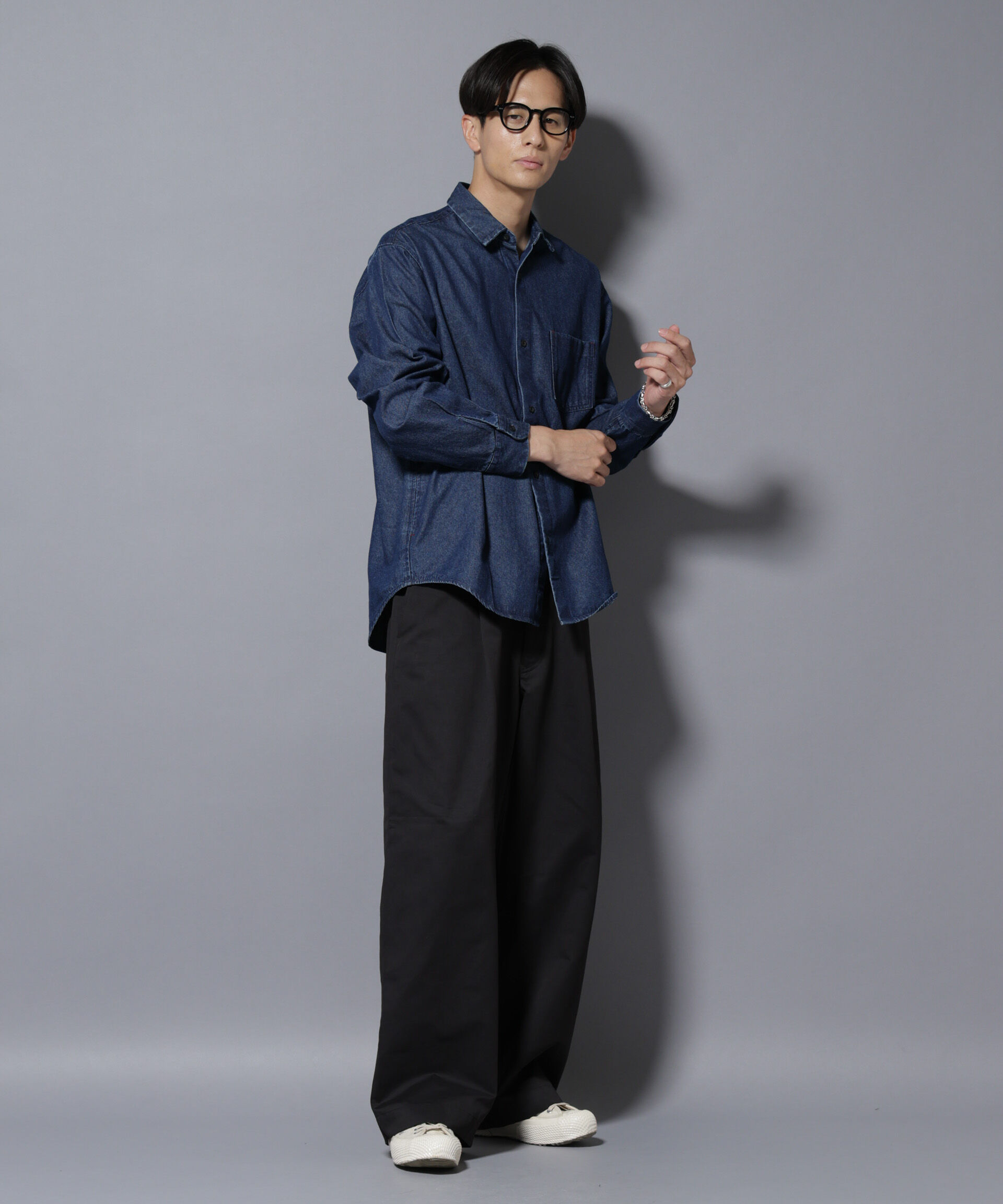 nano･universe「オイルドライクバギーパンツ」|チノ|