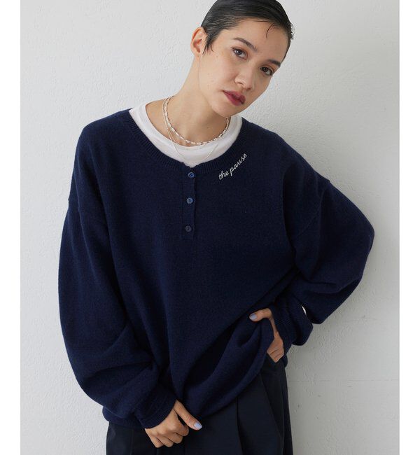 THE PAUSE「【THE PAUSE】ヘンリーネック刺繍プルオーバー」|ニット・セーター|ネイビー