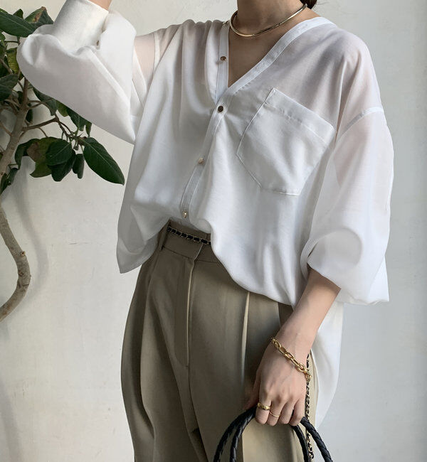  「【新色追加】GOLDボタンVVシャツ」|シャツ・ブラウス|