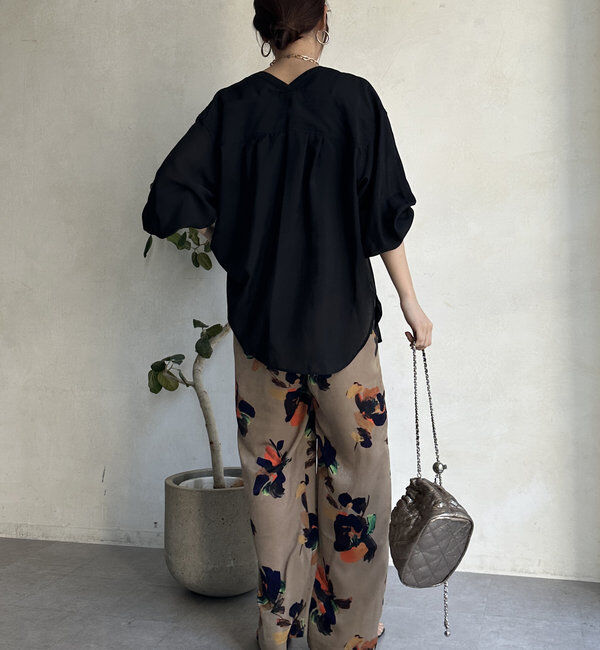  「【新色追加】GOLDボタンVVシャツ」|シャツ・ブラウス|