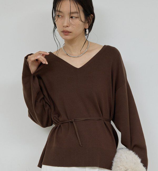  「【CHIKAコラボ】【着やせ&times;時短おしゃれ】タイ付き総針Vネックニット」|ニット・セーター|