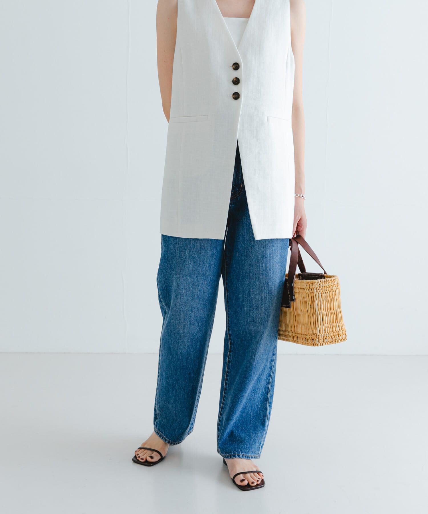 URBAN RESEARCH「『4サイズ展開』new basic　ストレートフィットデニムパンツ」|デニム|