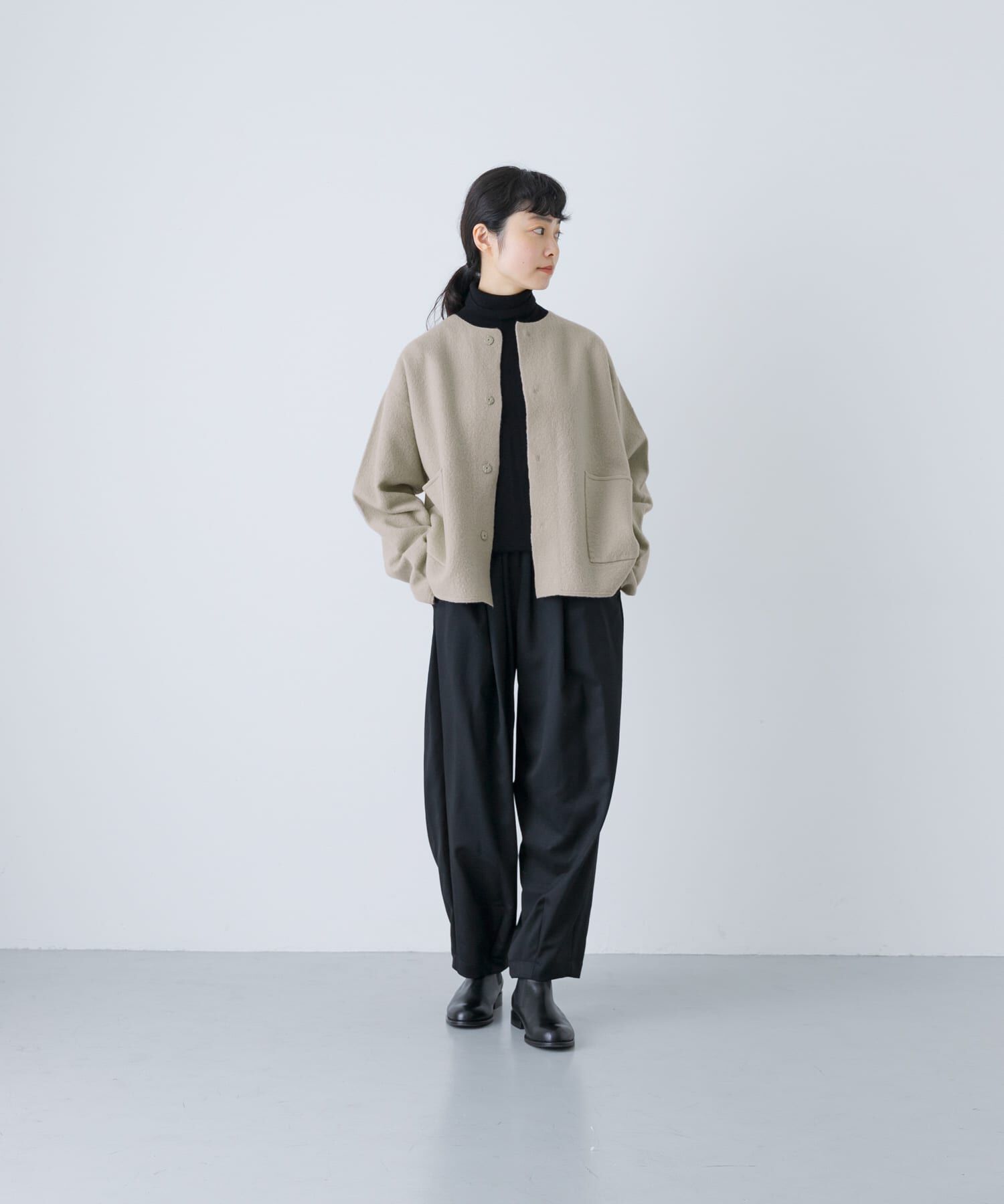 かぐれ「圧縮ウールショートジャケット」|ノーカラージャケット|