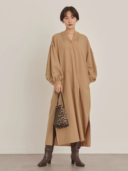  「袖ボリュームバンドカラーワンピース」|ワンピース|キャメル