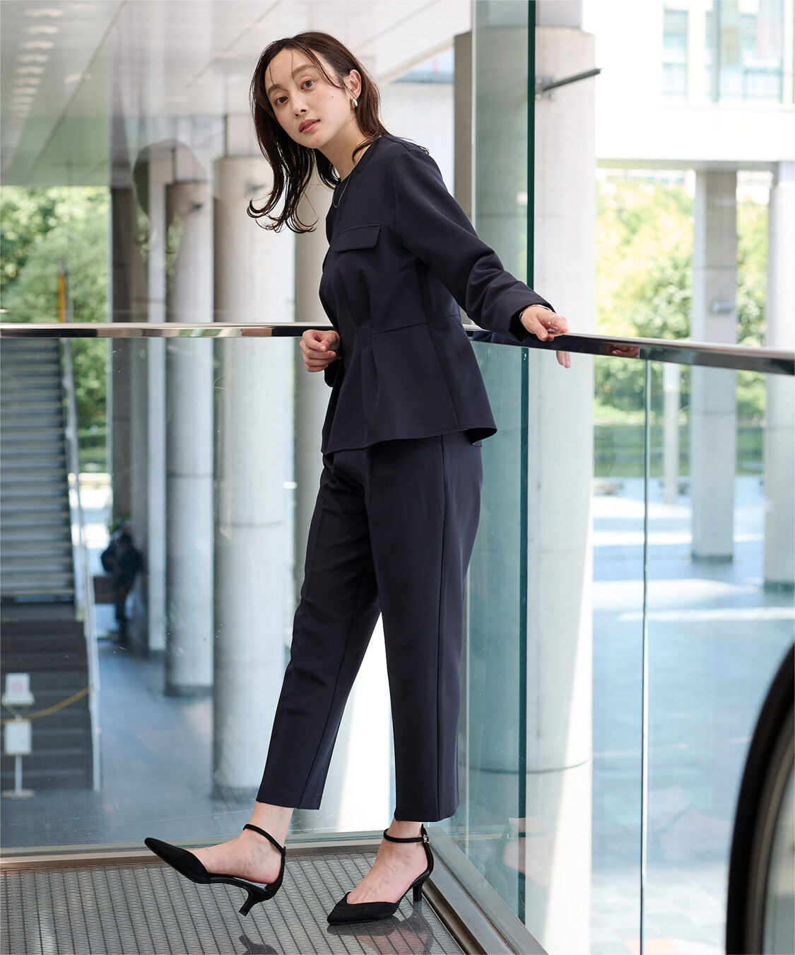 ur's「ハイウエストタックテーパードパンツ」|スラックス|