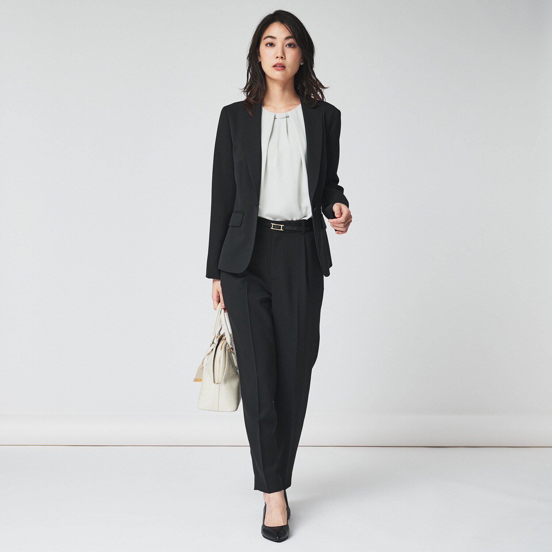 UNTITLED「【通勤スーツ/入卒/セレモニー】ライトウェイト テーパードパンツ」|その他|