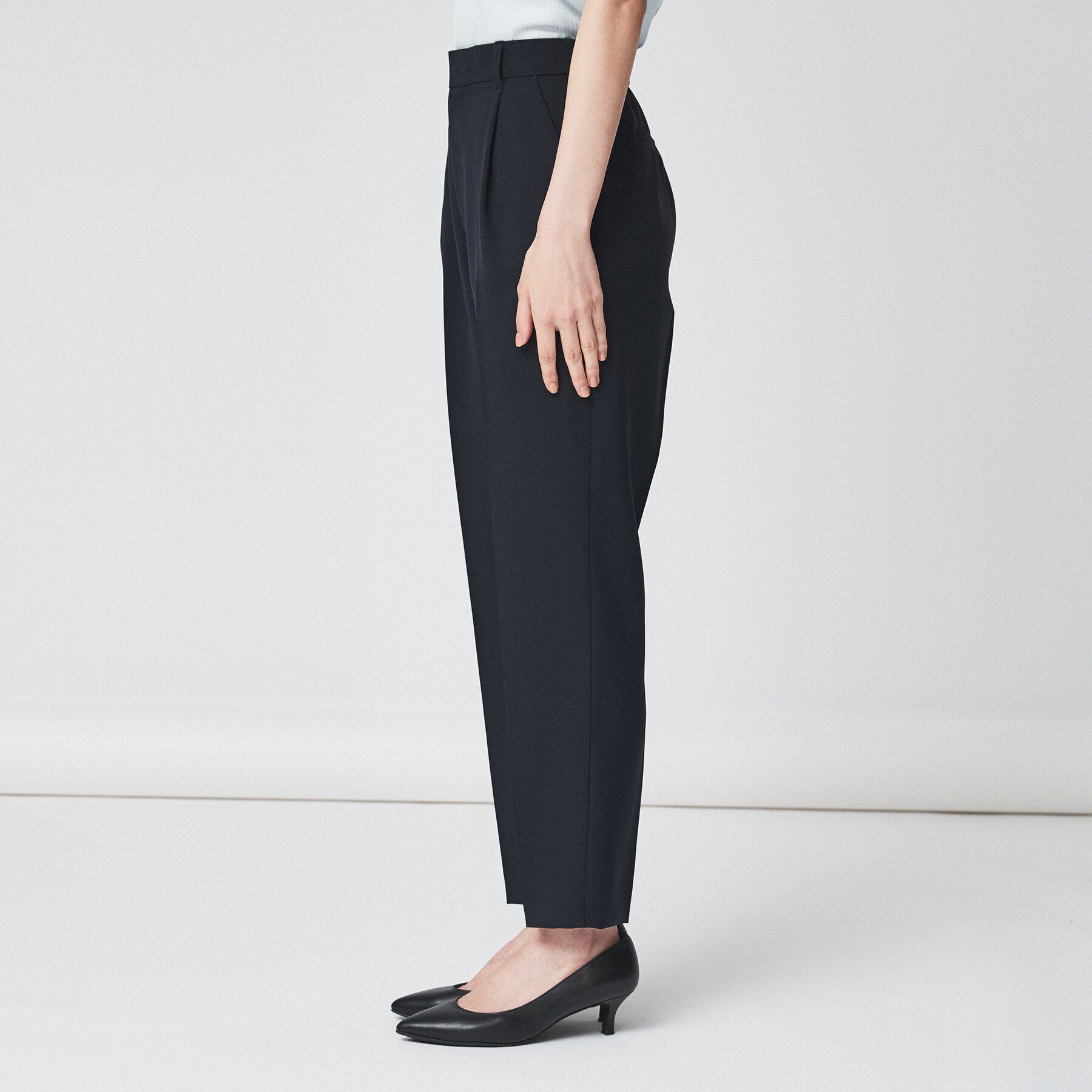 UNTITLED「【通勤スーツ/入卒/セレモニー】ライトウェイト テーパードパンツ」|その他|