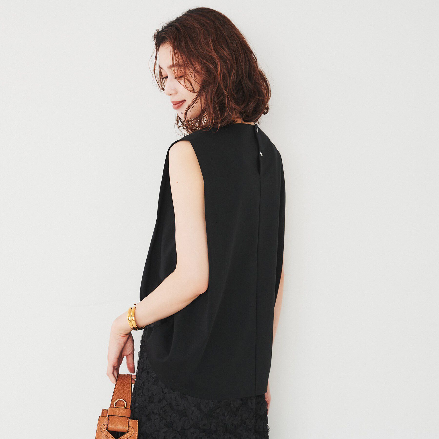 UNTITLED「【二の腕スッキリ/なめらか素材】タックノースリーブ」|Tシャツ・カットソー|