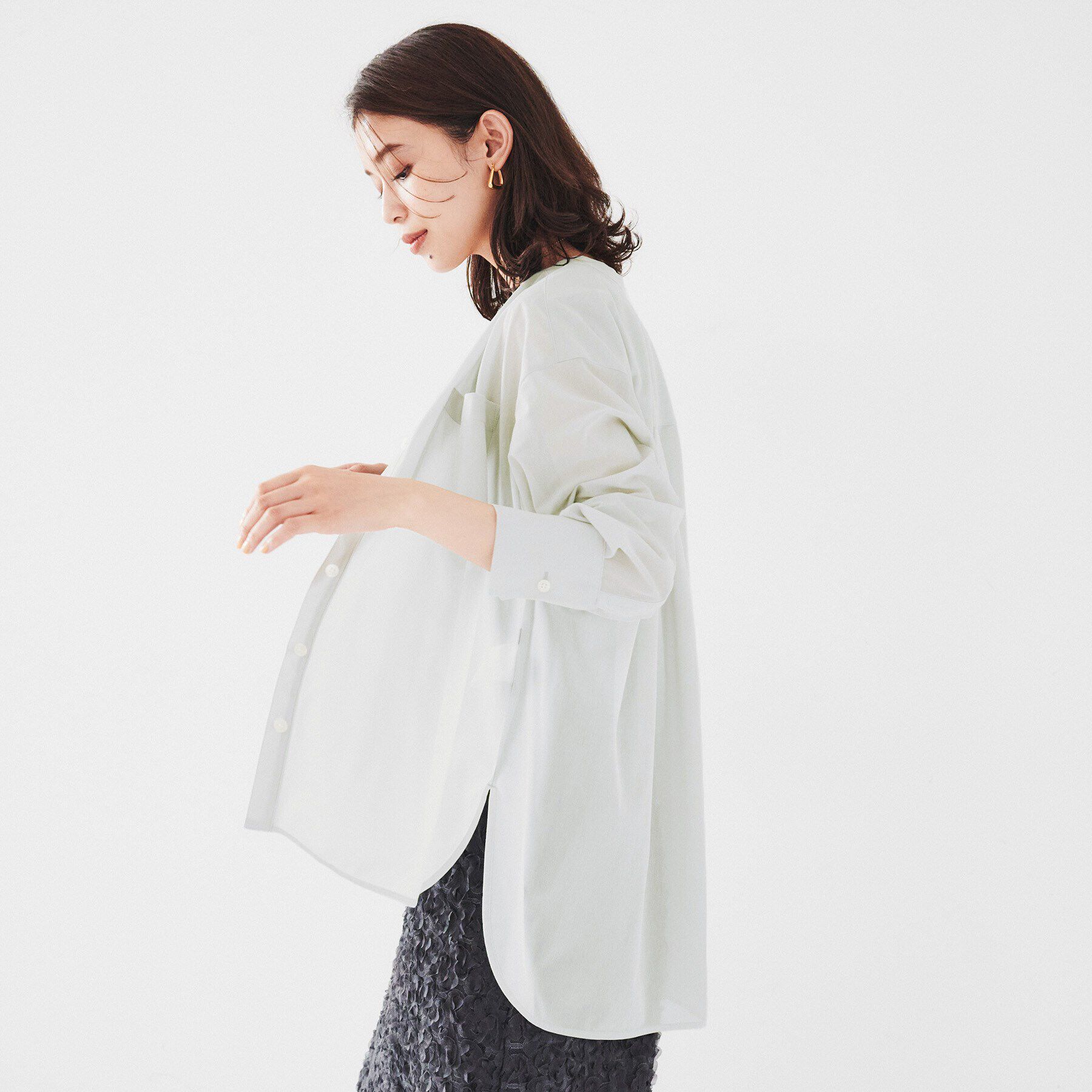 UNTITLED「【ゆったりシルエット/シアー】トリコットバンドカラーシャツ」|シャツ・ブラウス|