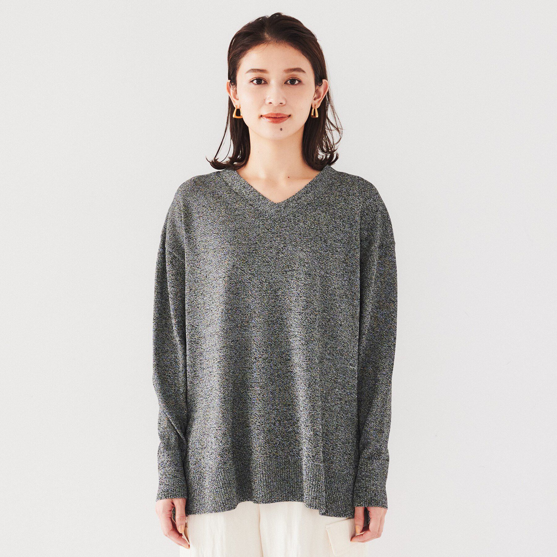 UNTITLED「【薄手/ゆったり/体型カバー】ドライレーヨン Vネックニット」|ニット・セーター|