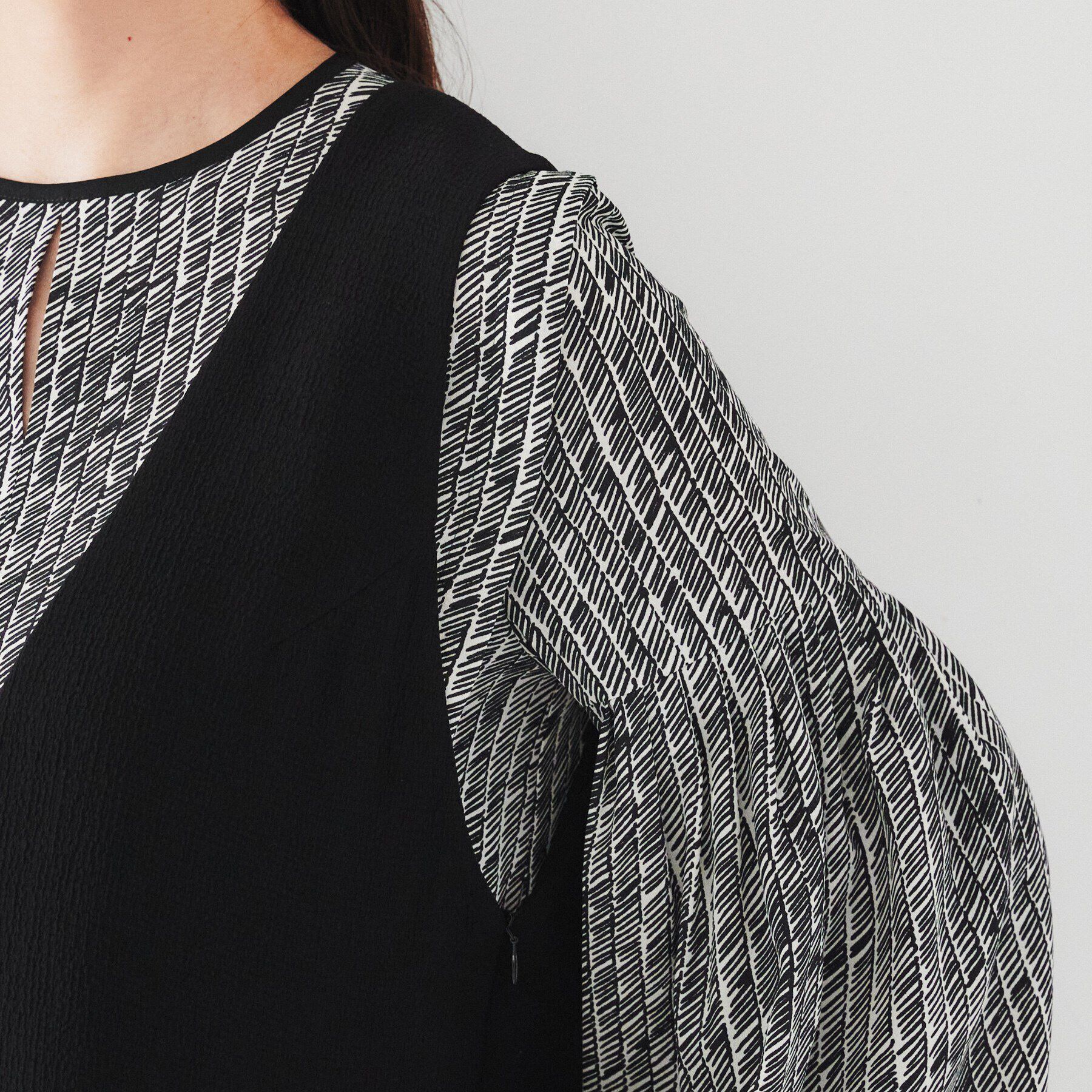 UNTITLED「【凹凸素材/セットアップ可】クレープダブル イージージャンパースカート」|ワンピース|