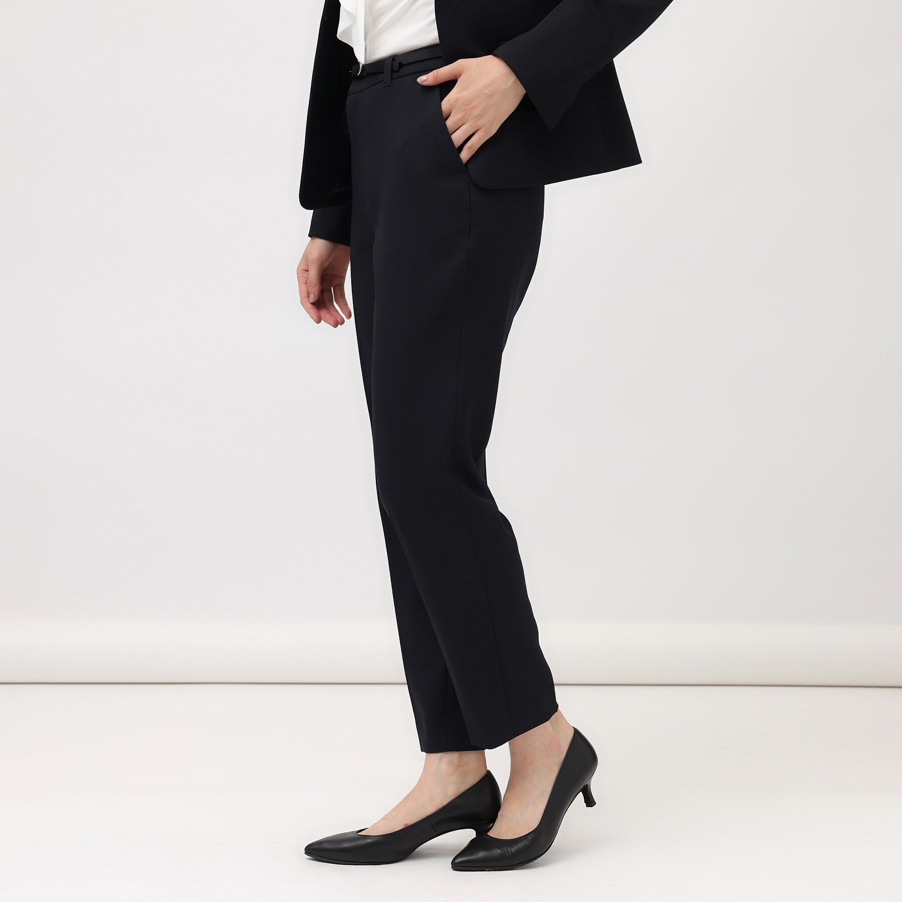 UNTITLED「【通勤スーツ／入卒/セレモニー】ウーステッドカルゼ テーパードパンツ」|その他|ネイビー(694)