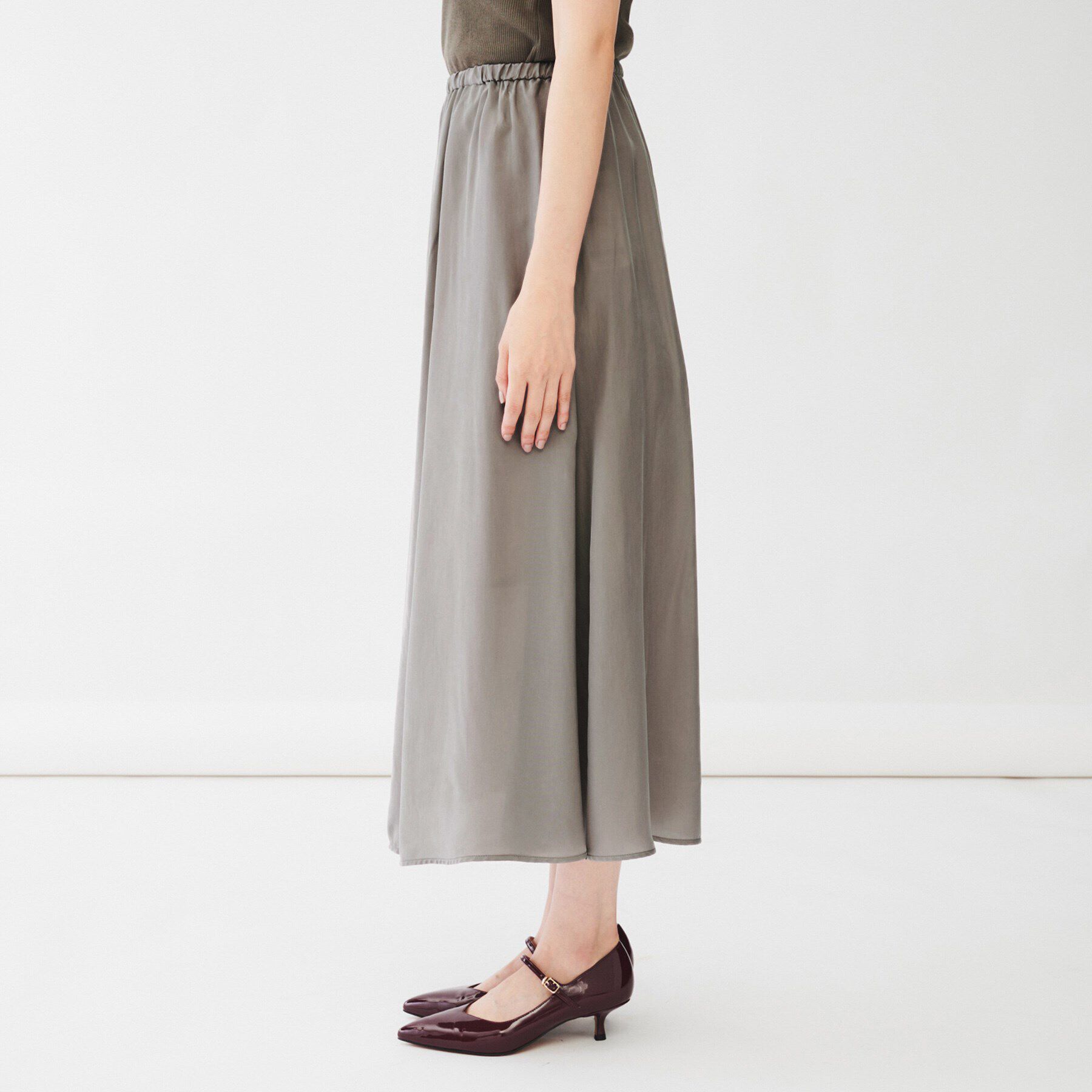 UNTITLED「【セットアップ可/ウエストゴム/パウダータッチ】シルキーキュプラ ロングスカート」|スカート|