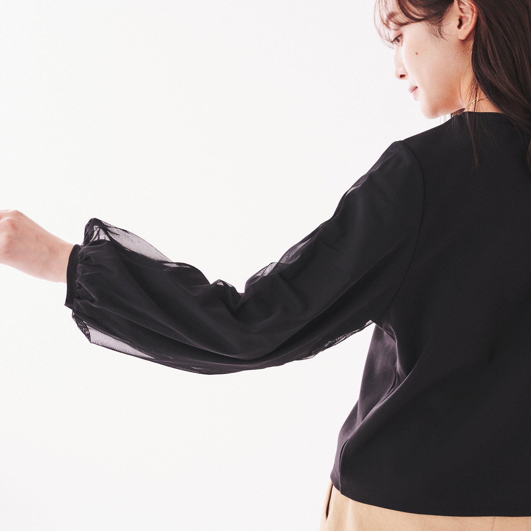 UNTITLED「【洗える/すっきり丈/きれいめ】ストレッチポンチ袖チュールカットソー」|Tシャツ・カットソー|