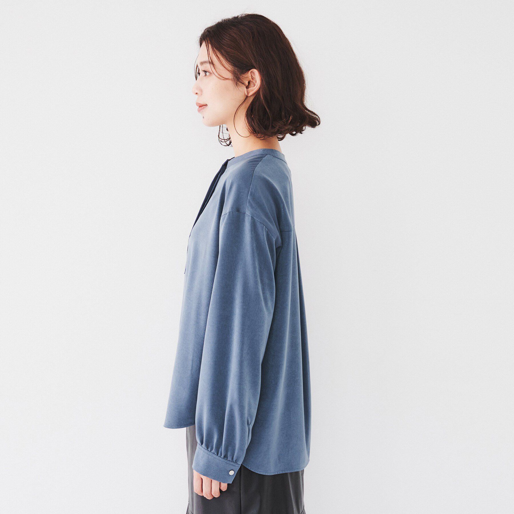 UNTITLED「【洗える/バンドカラー】フェイクスエードサテンブラウス」|シャツ・ブラウス|