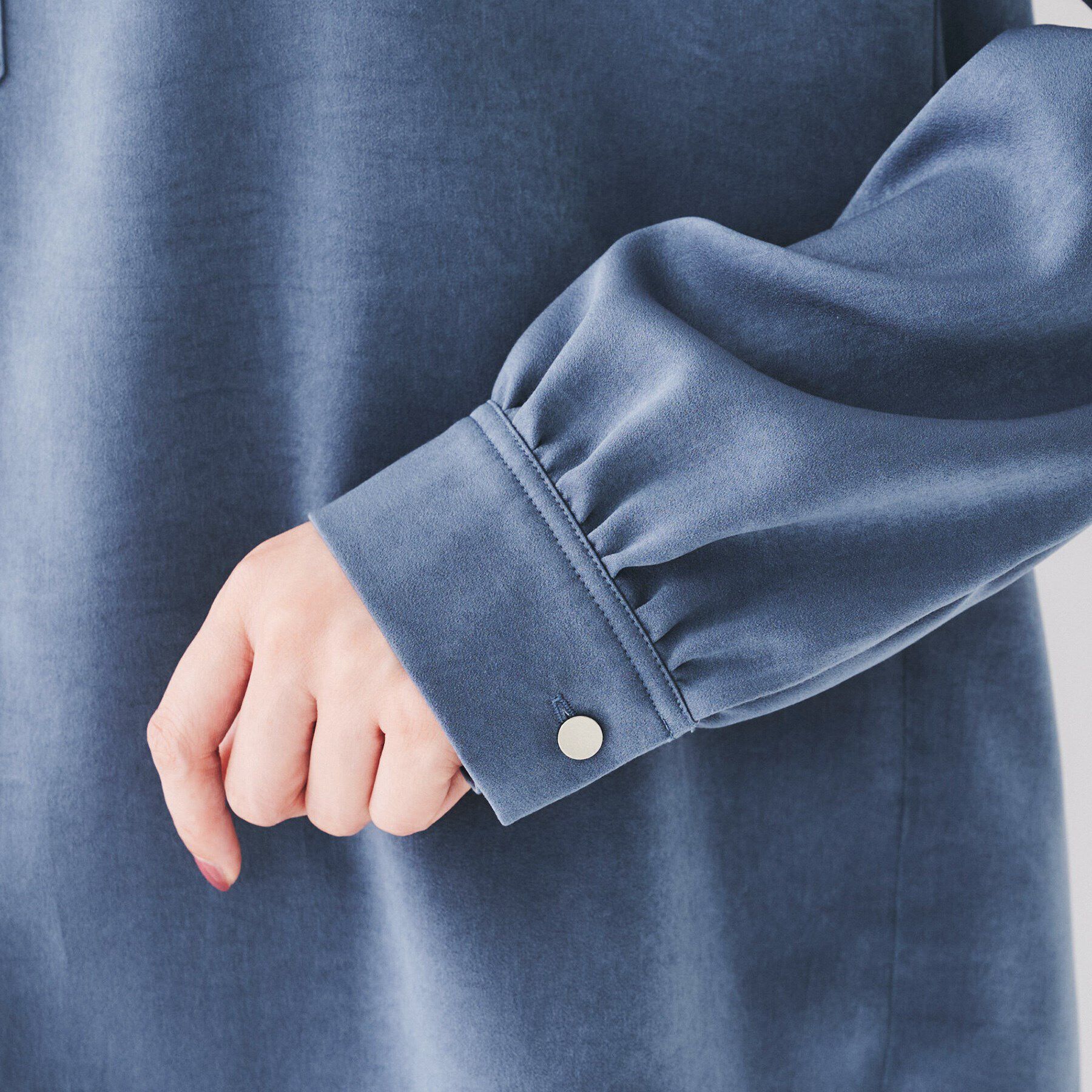 UNTITLED「【洗える/バンドカラー】フェイクスエードサテンブラウス」|シャツ・ブラウス|